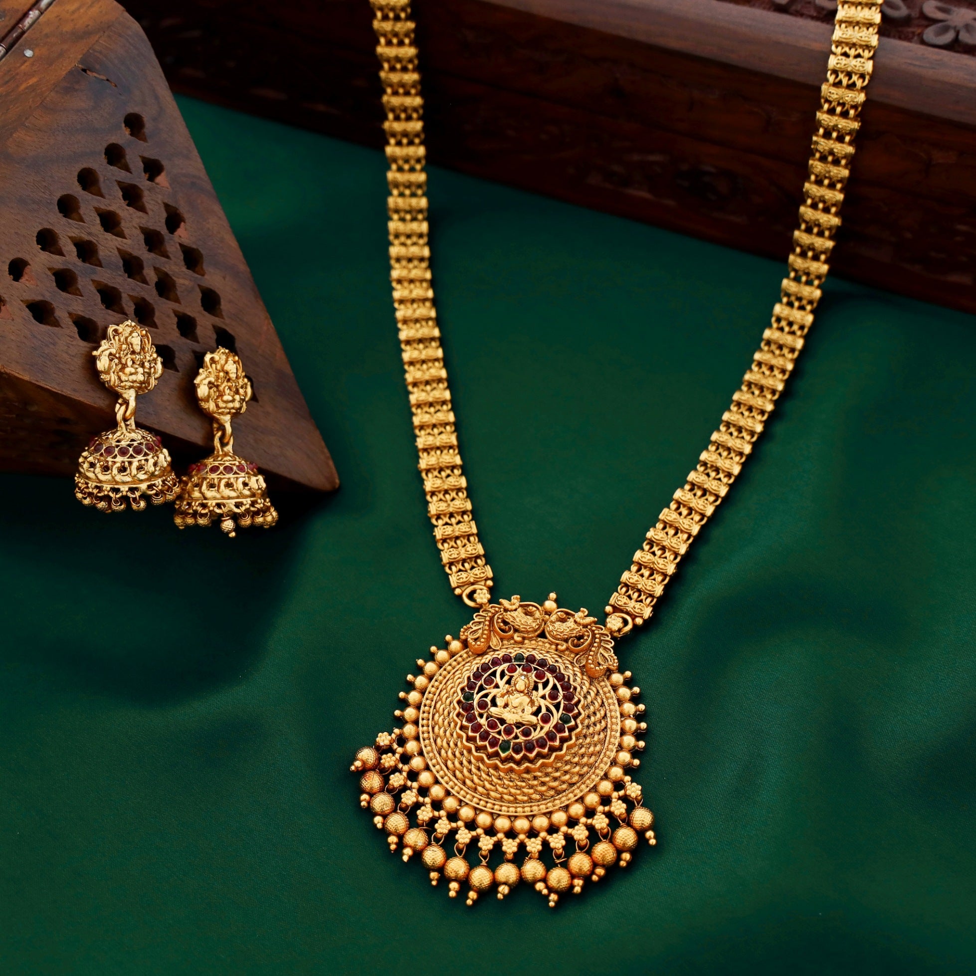 Vijayalakshmi Long Haram With Jhumka