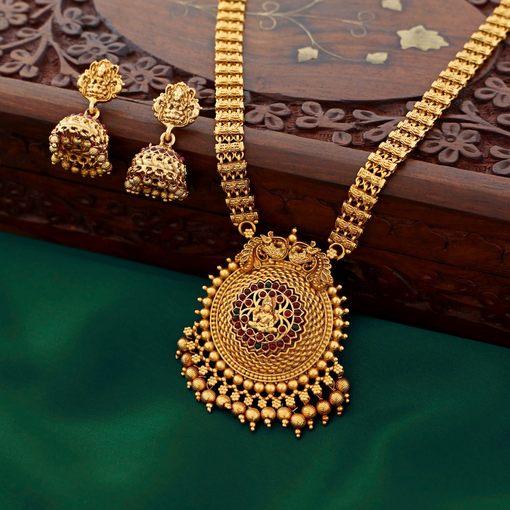 Vijayalakshmi Long Haram With Jhumka