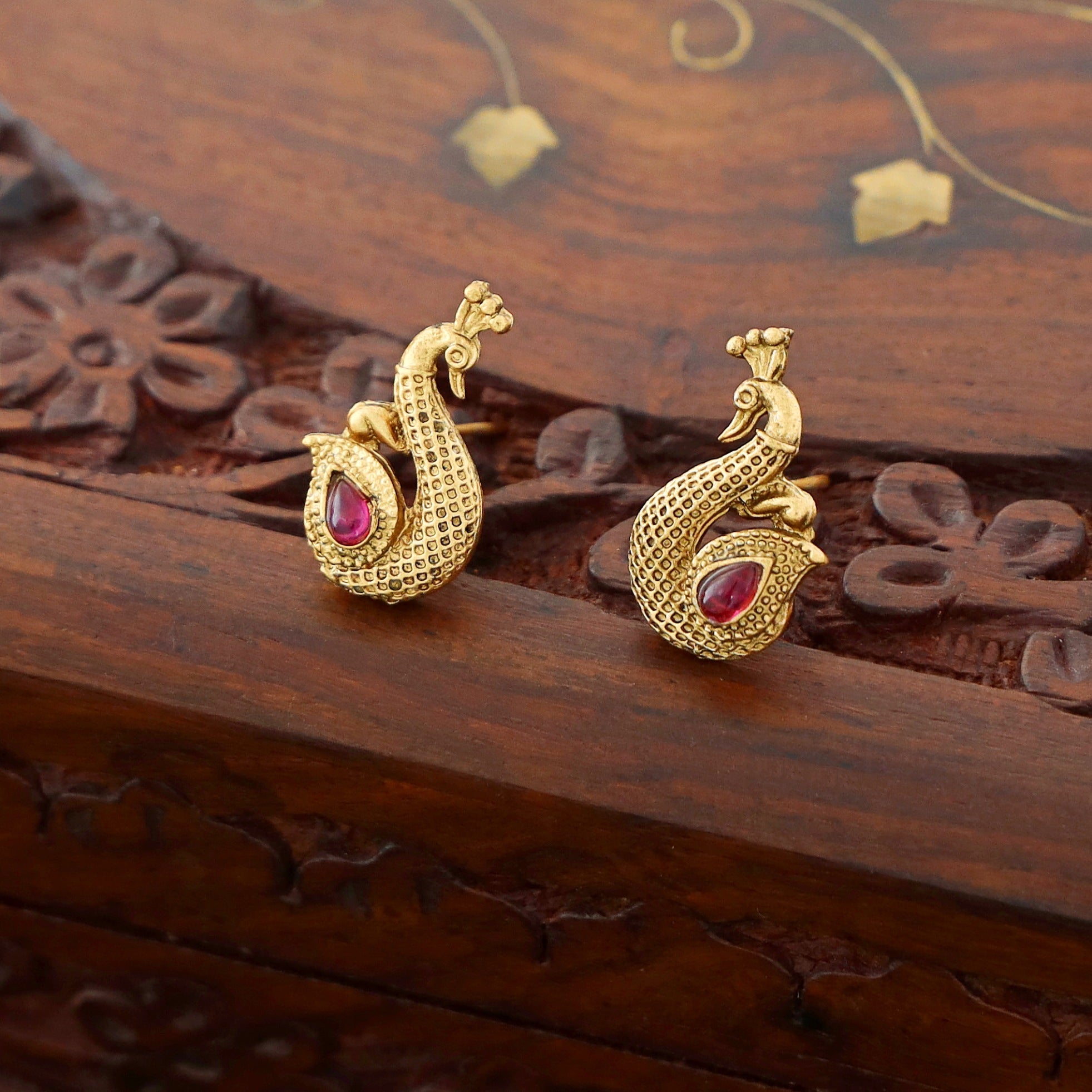 Tharunika Reversible Neckpiece With Earring
