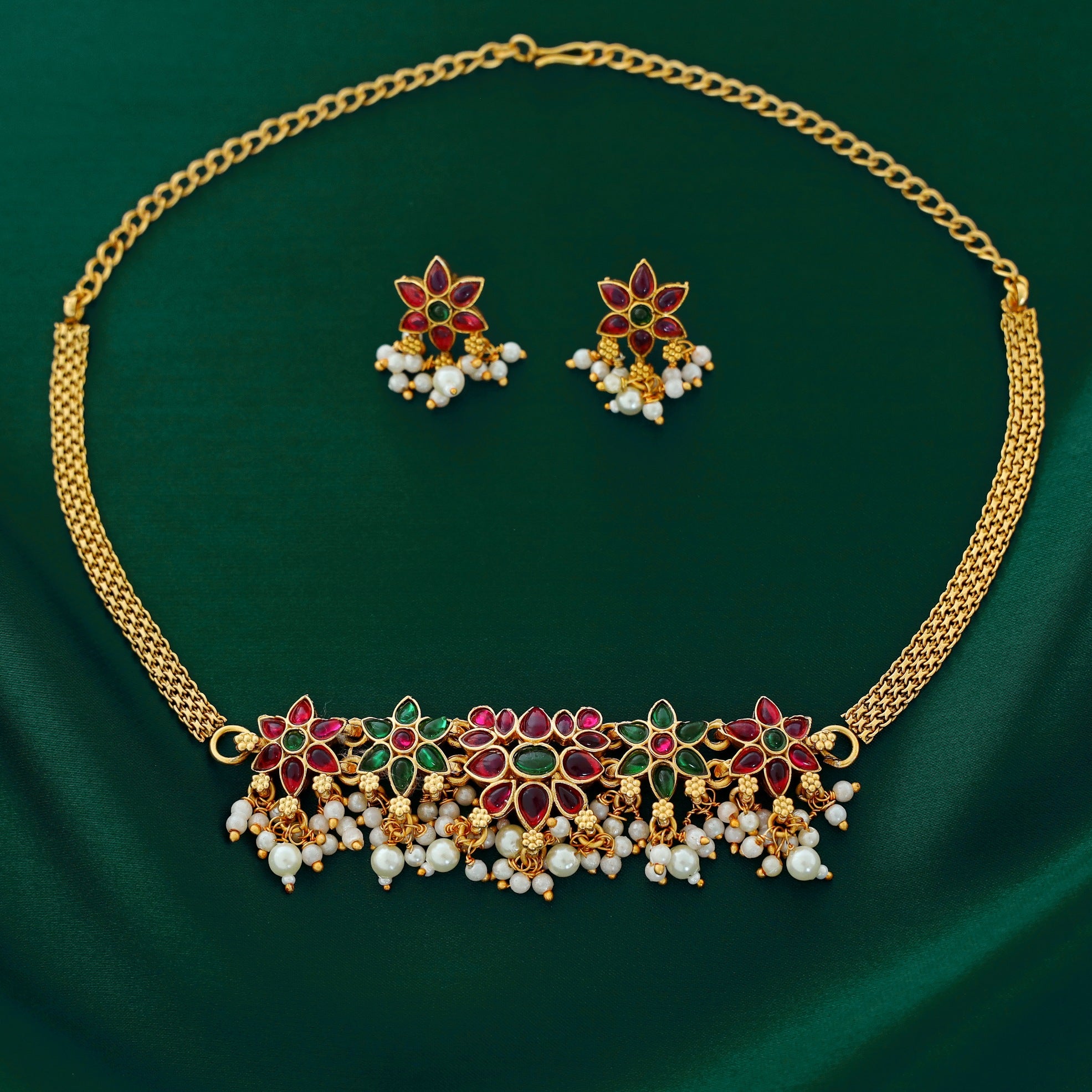 Anya Flowery Pearl Choker With Earring