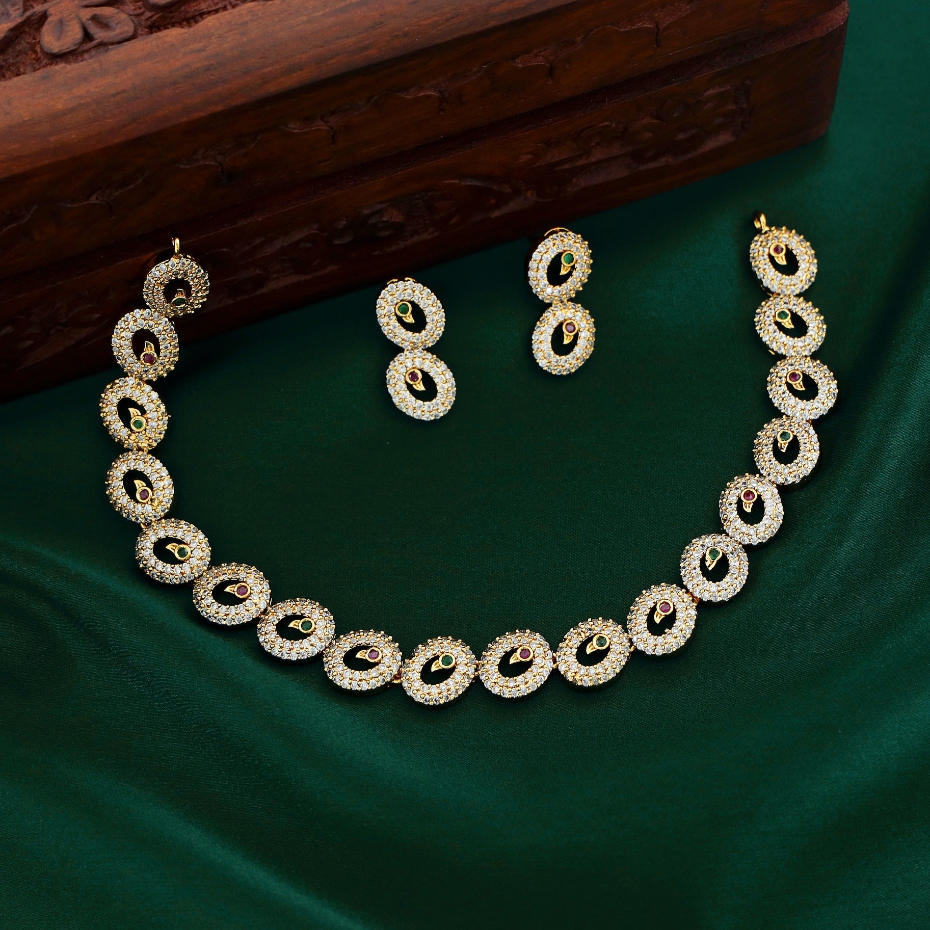 Ekta Short Neckpiece with Earring