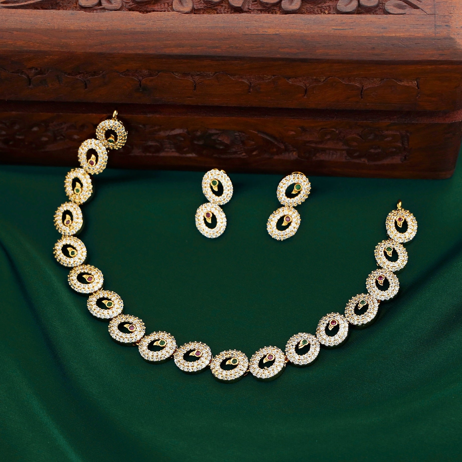 Ekta Short Neckpiece with Earring