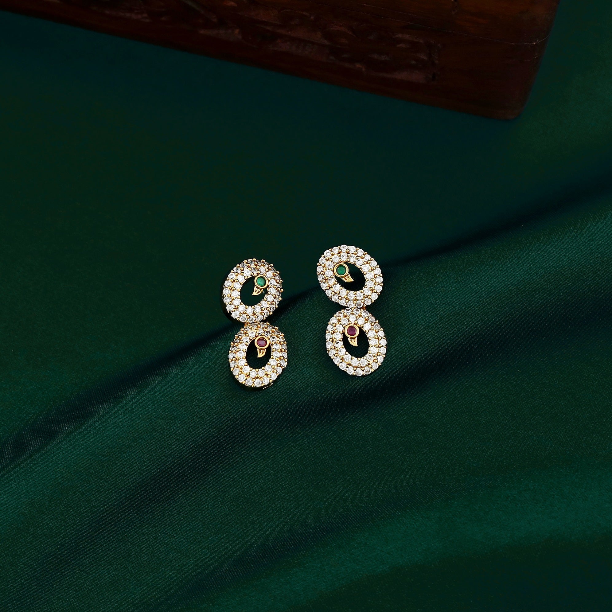 Ekta Short Neckpiece with Earring