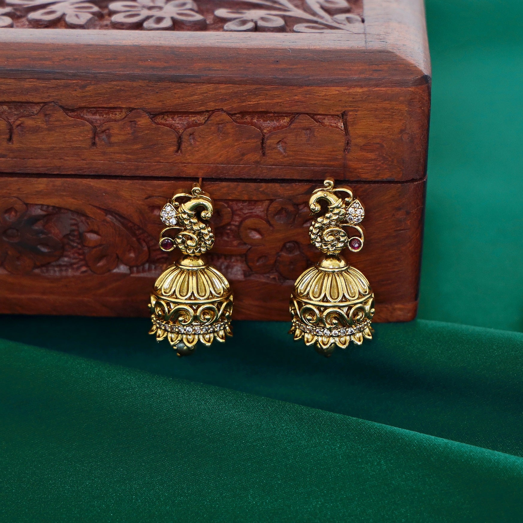 Arpita Devi Premium Neckpiece with Jhumka