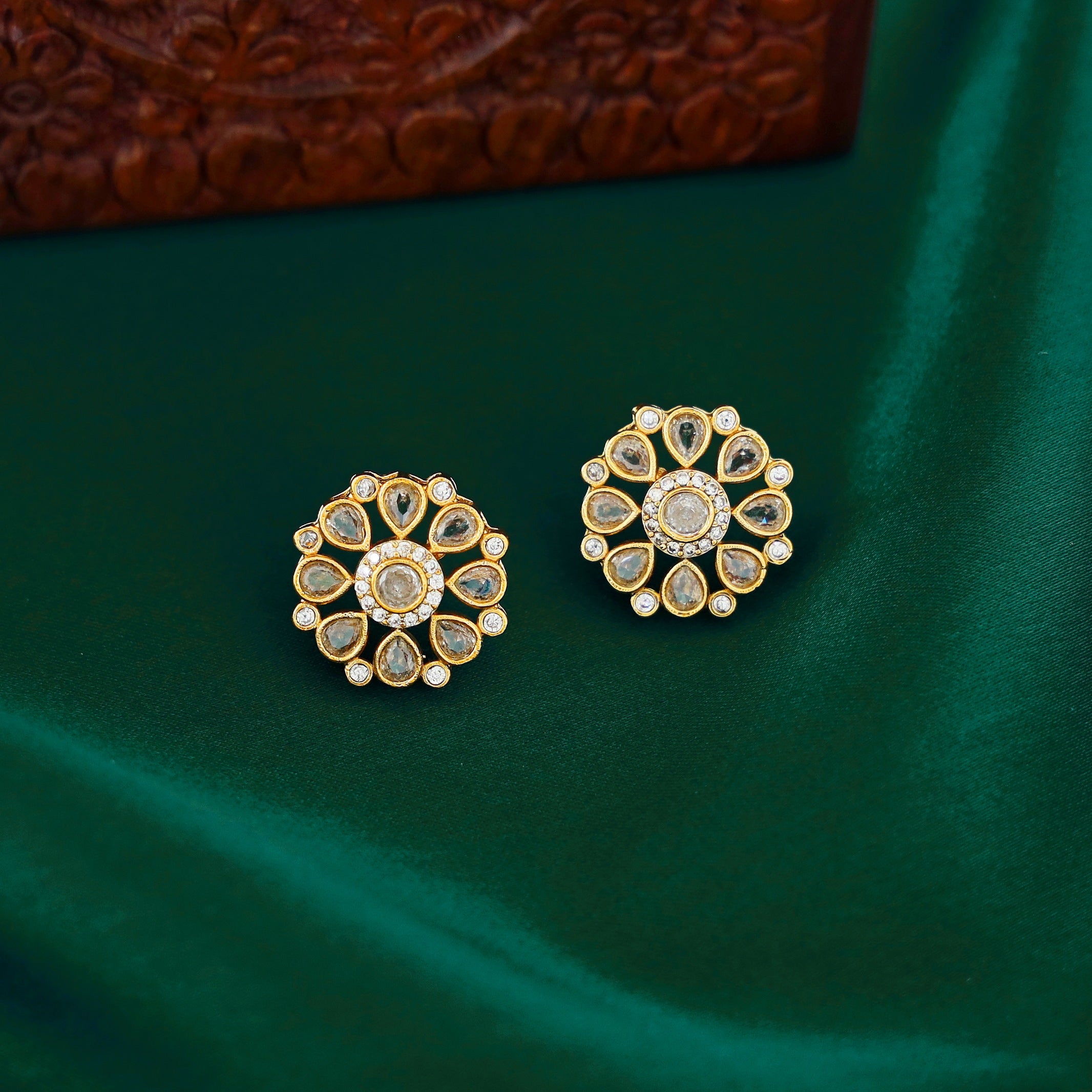 Dhruviha Flower Choker with Earring