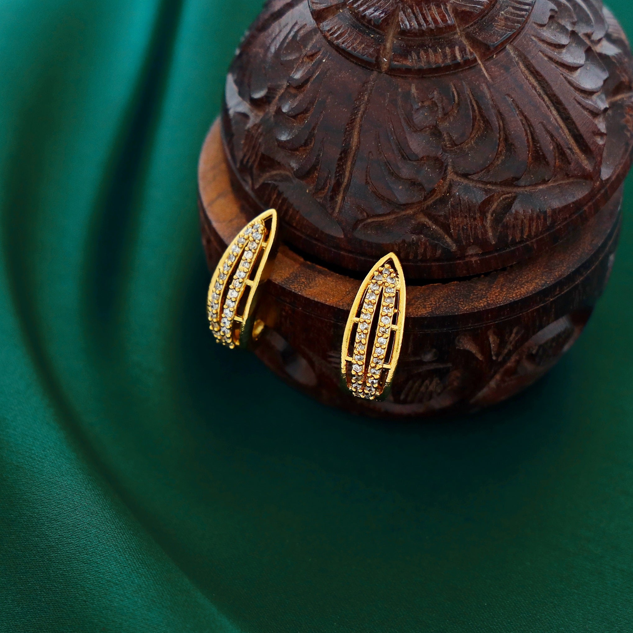 Dharmik Neckpiece with Earring