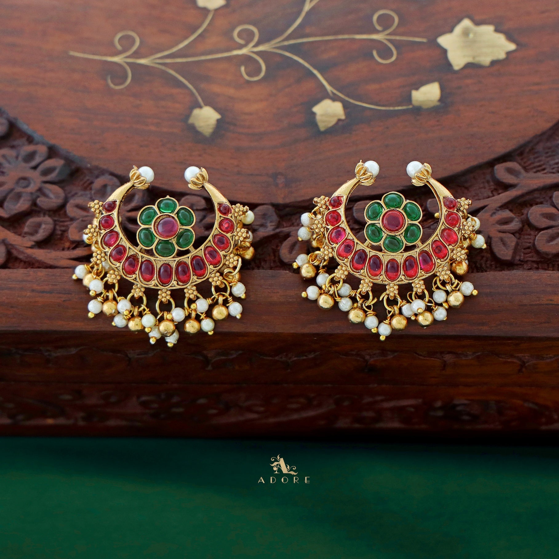 Poorna Crescent Flower Neckpiece With Earring