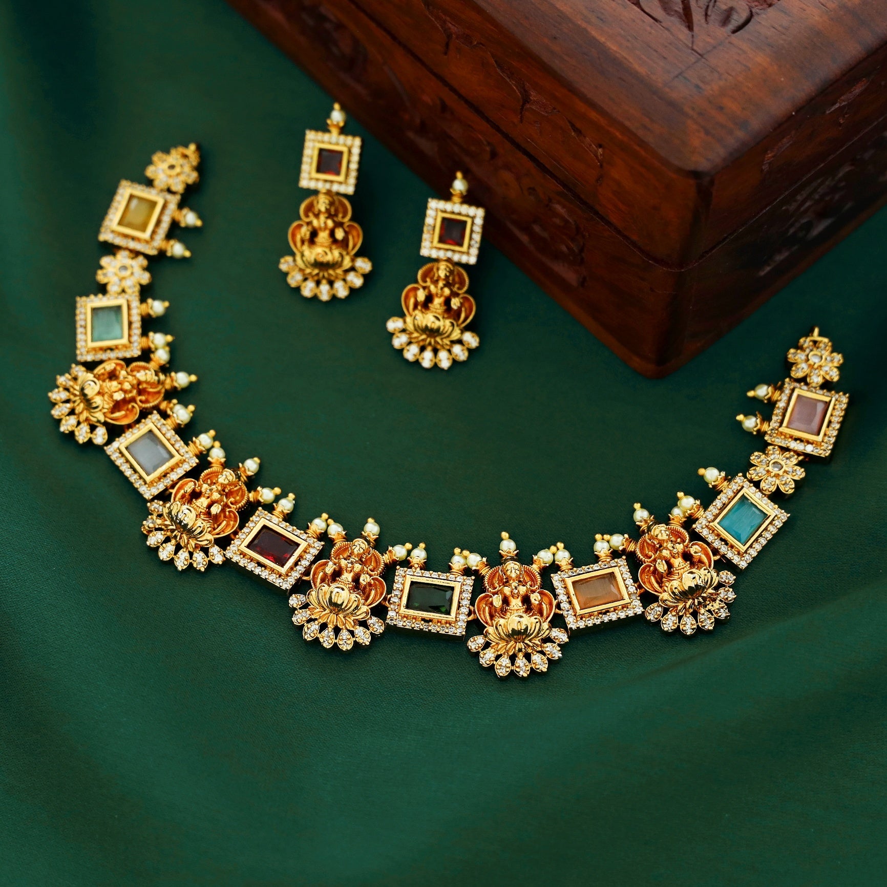 Dhan Lakshmi Glossy Stone Neckpiece With Earring