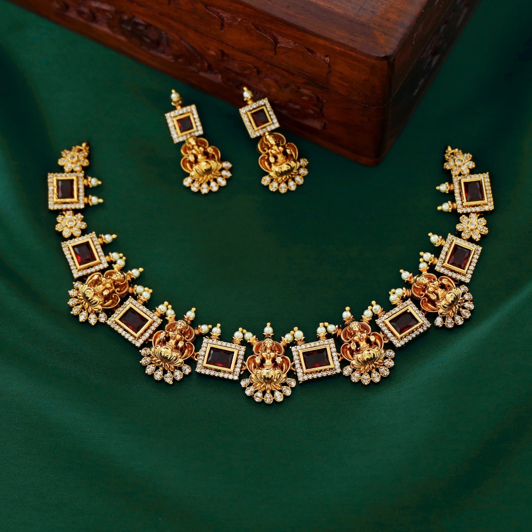 Dhan Lakshmi Glossy Stone Neckpiece With Earring