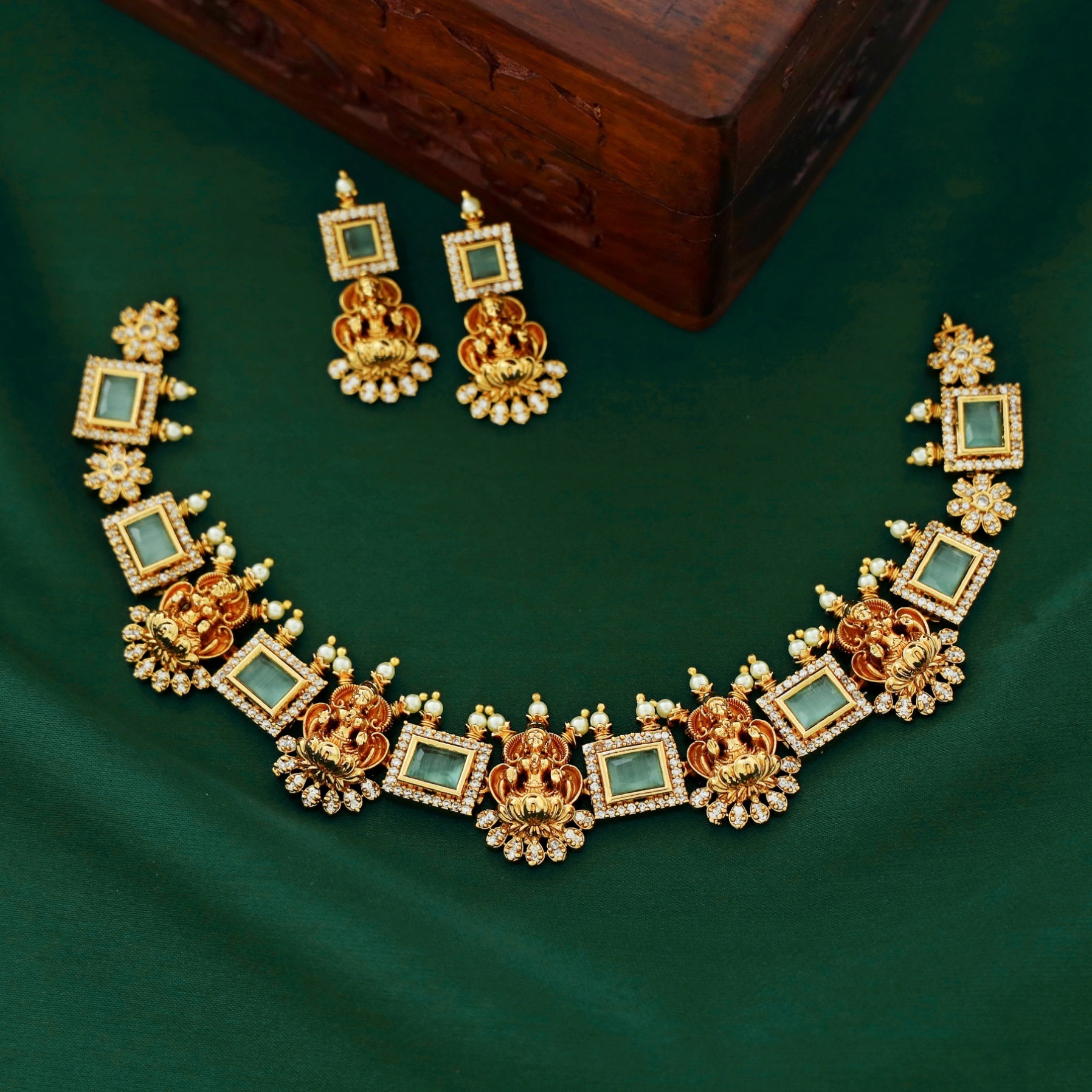 Dhan Lakshmi Glossy Stone Neckpiece With Earring