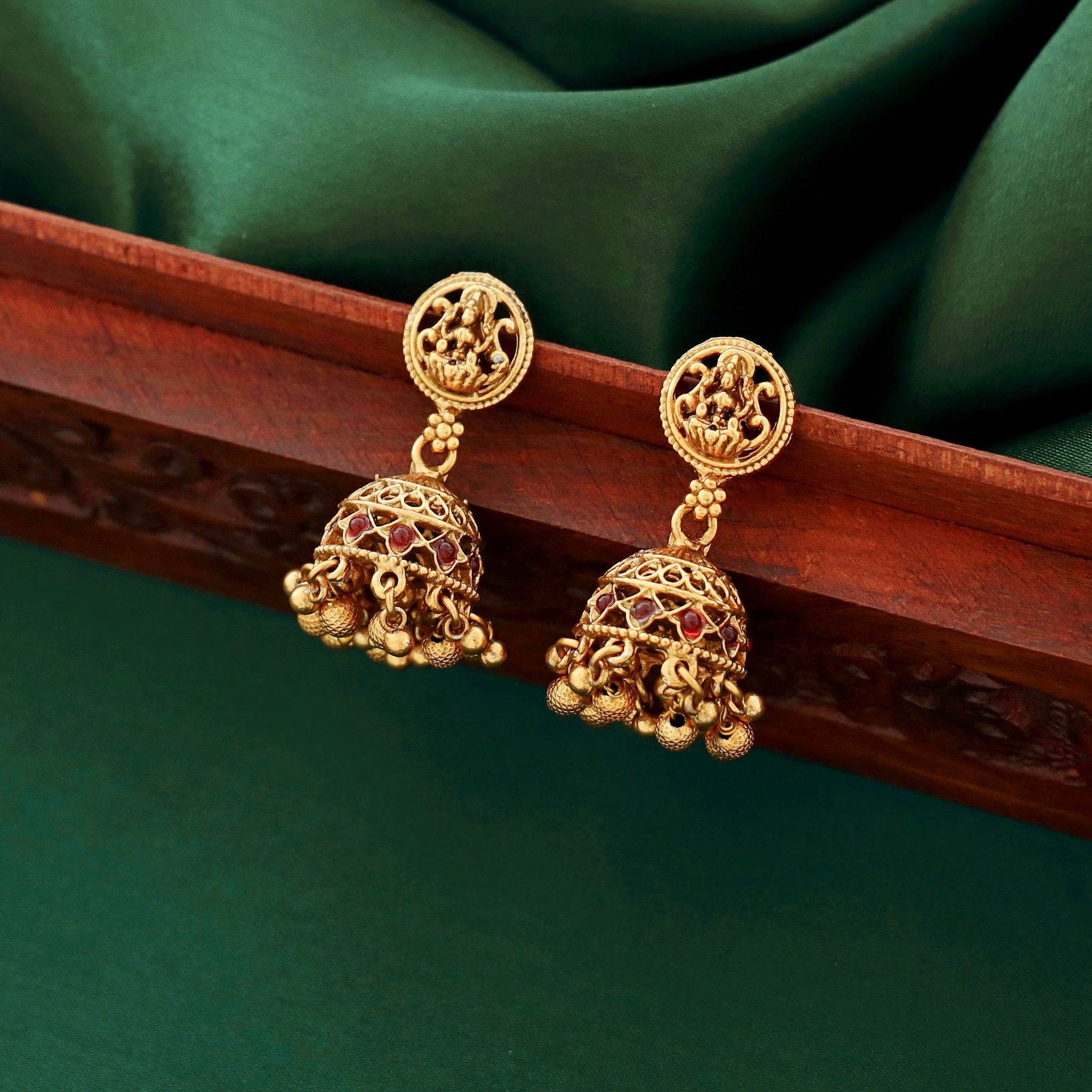 Vasudha Devi Ball Pendant Neckpiece With Jhumka