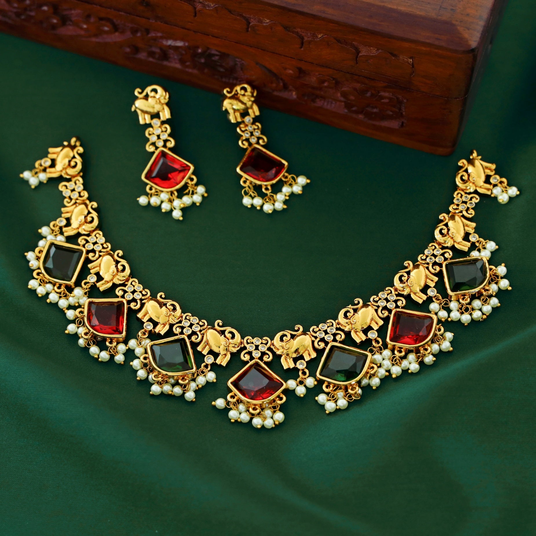 Gaja Kesari Golden Pearl Neckpiece With Earring
