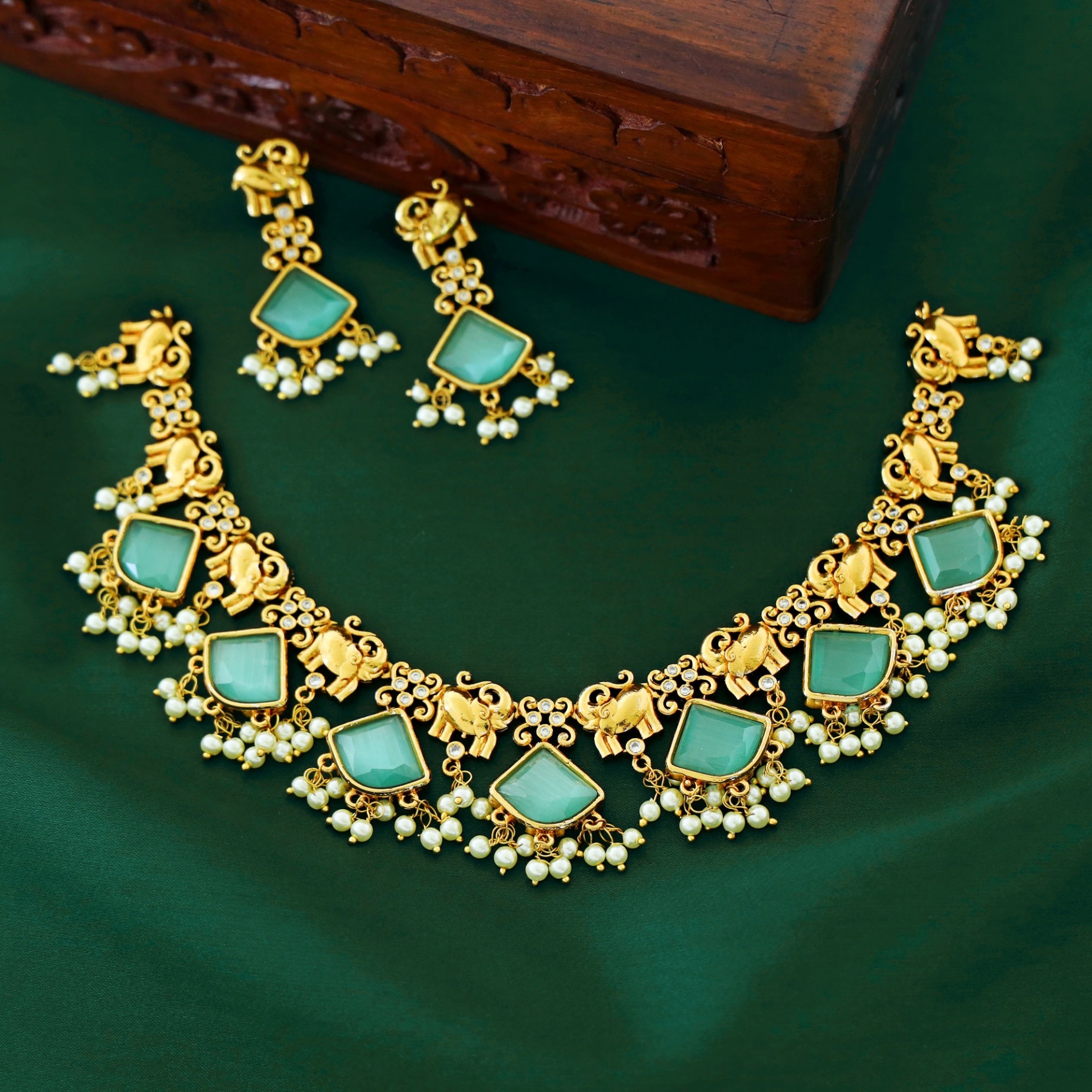 Gaja Kesari Golden Pearl Neckpiece With Earring
