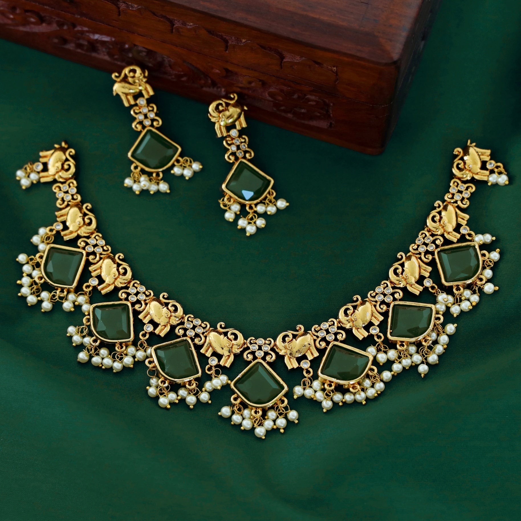 Gaja Kesari Golden Pearl Neckpiece With Earring