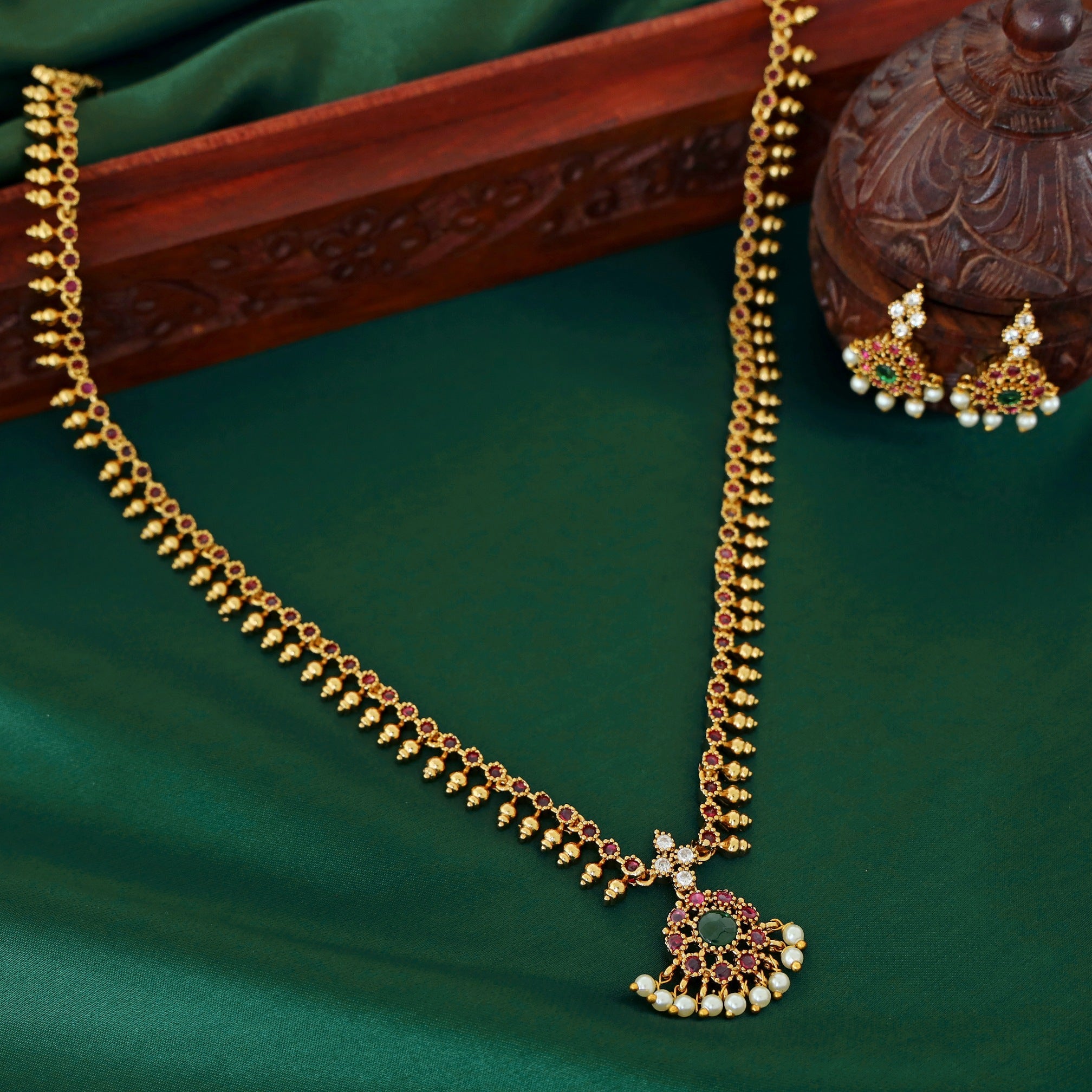 Chhaya Golden Stone Pearl Long Neckpiece With Earring
