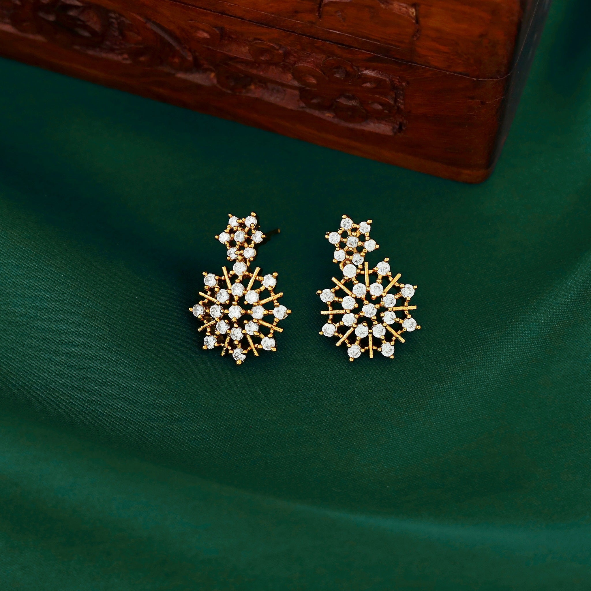 Aarvi Floral AD Neckpiece With Earring
