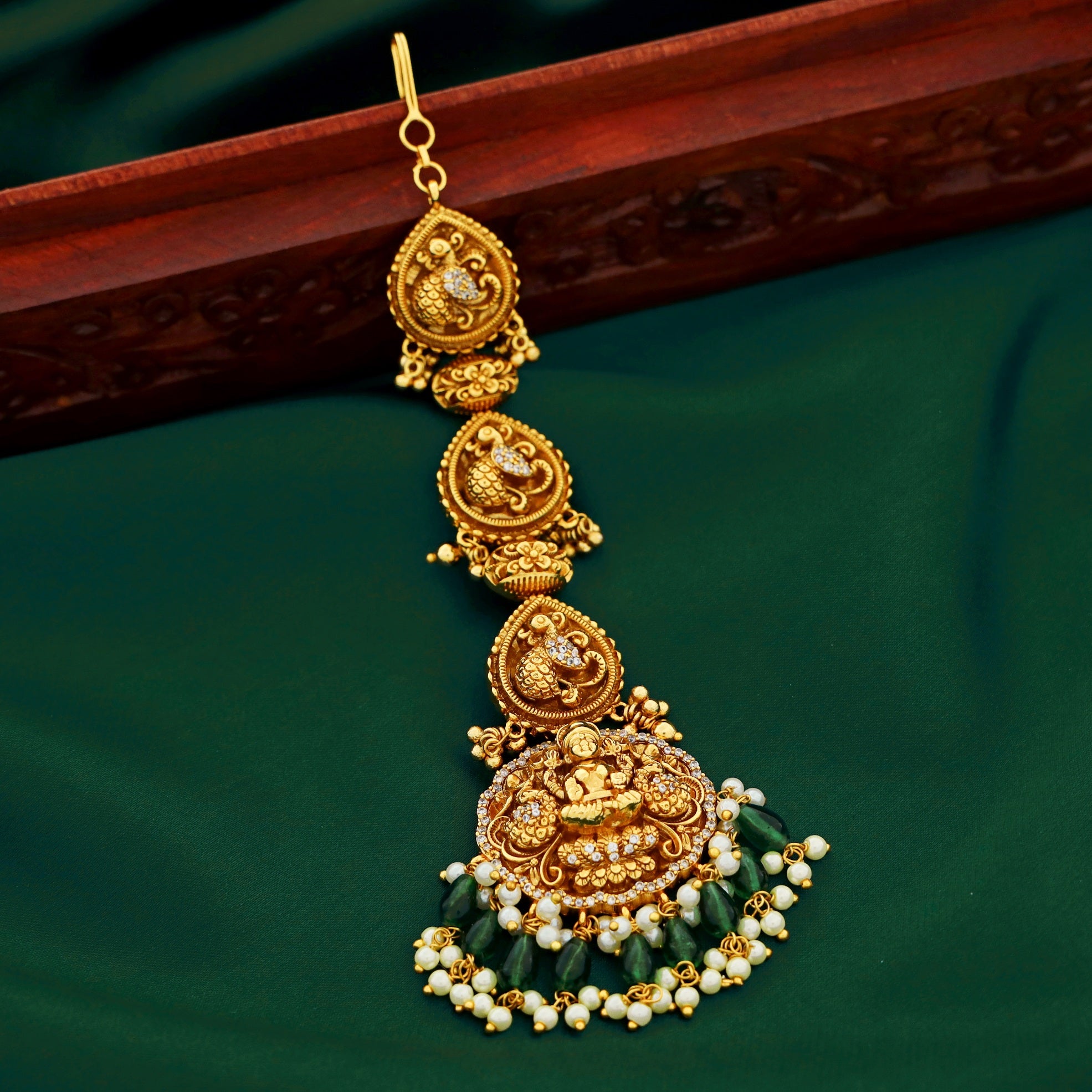 Aahana Pearl Drop Tikka
