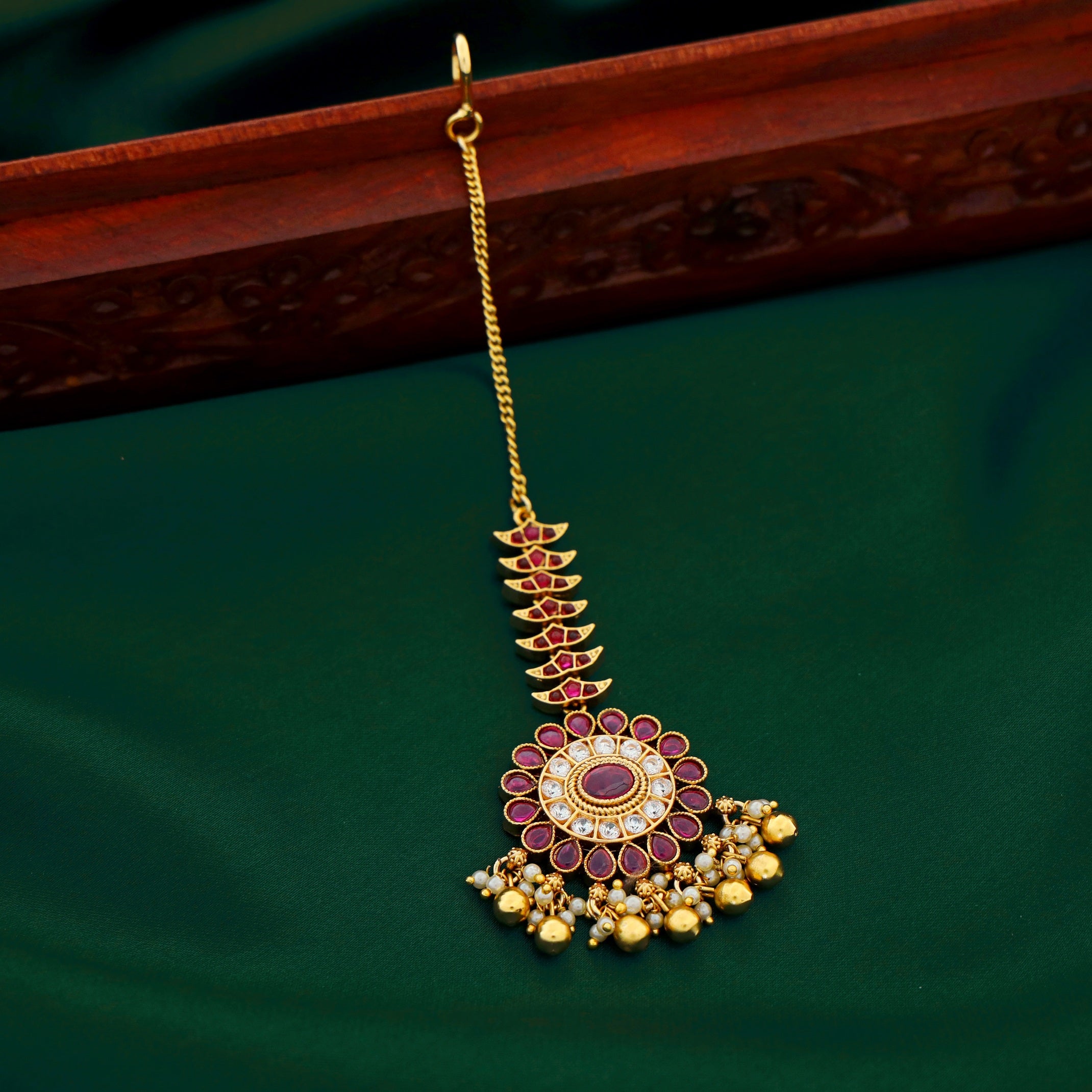 Eiravati Floral Pearl Tikka