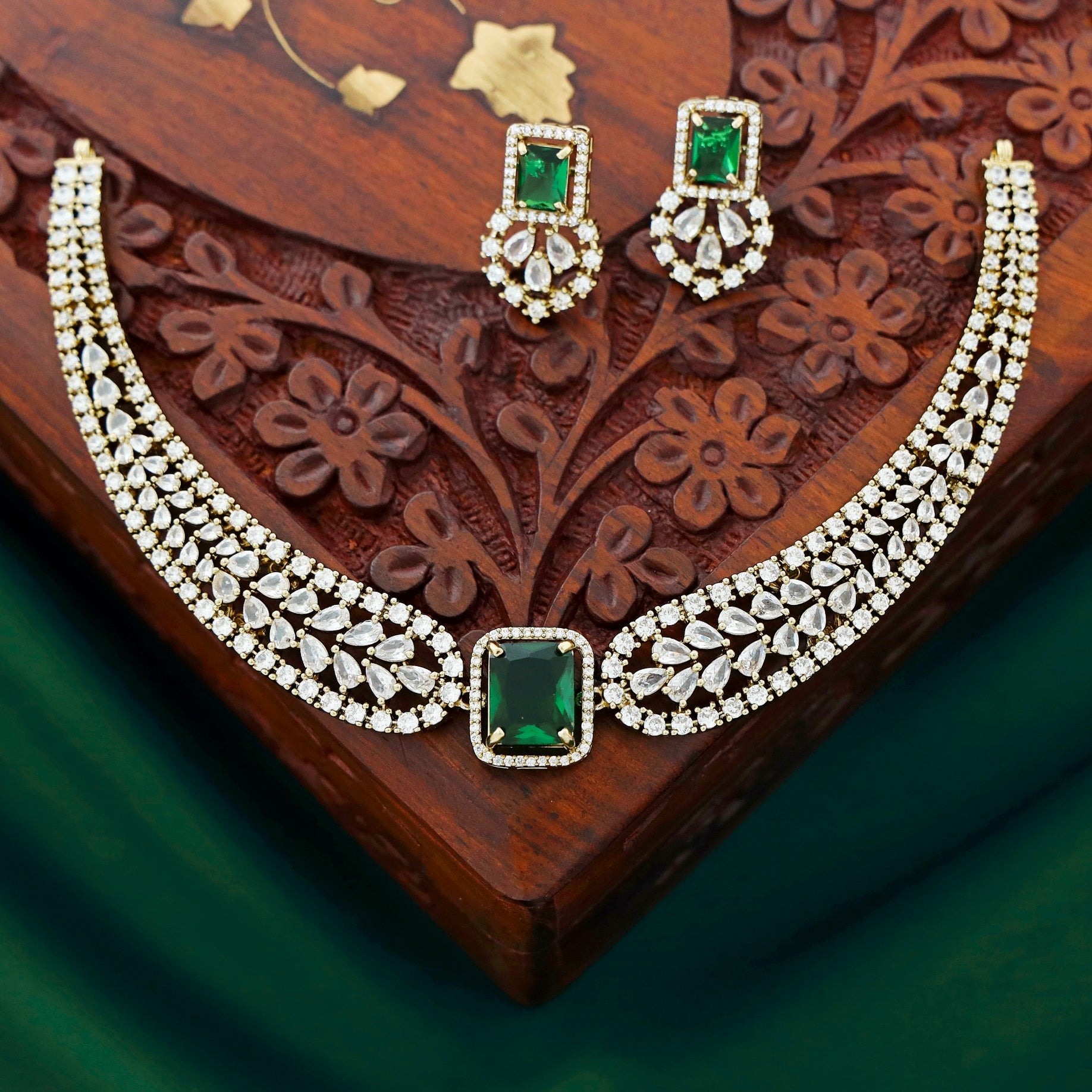 Kaveri AD Stone Neckpiece With Earring