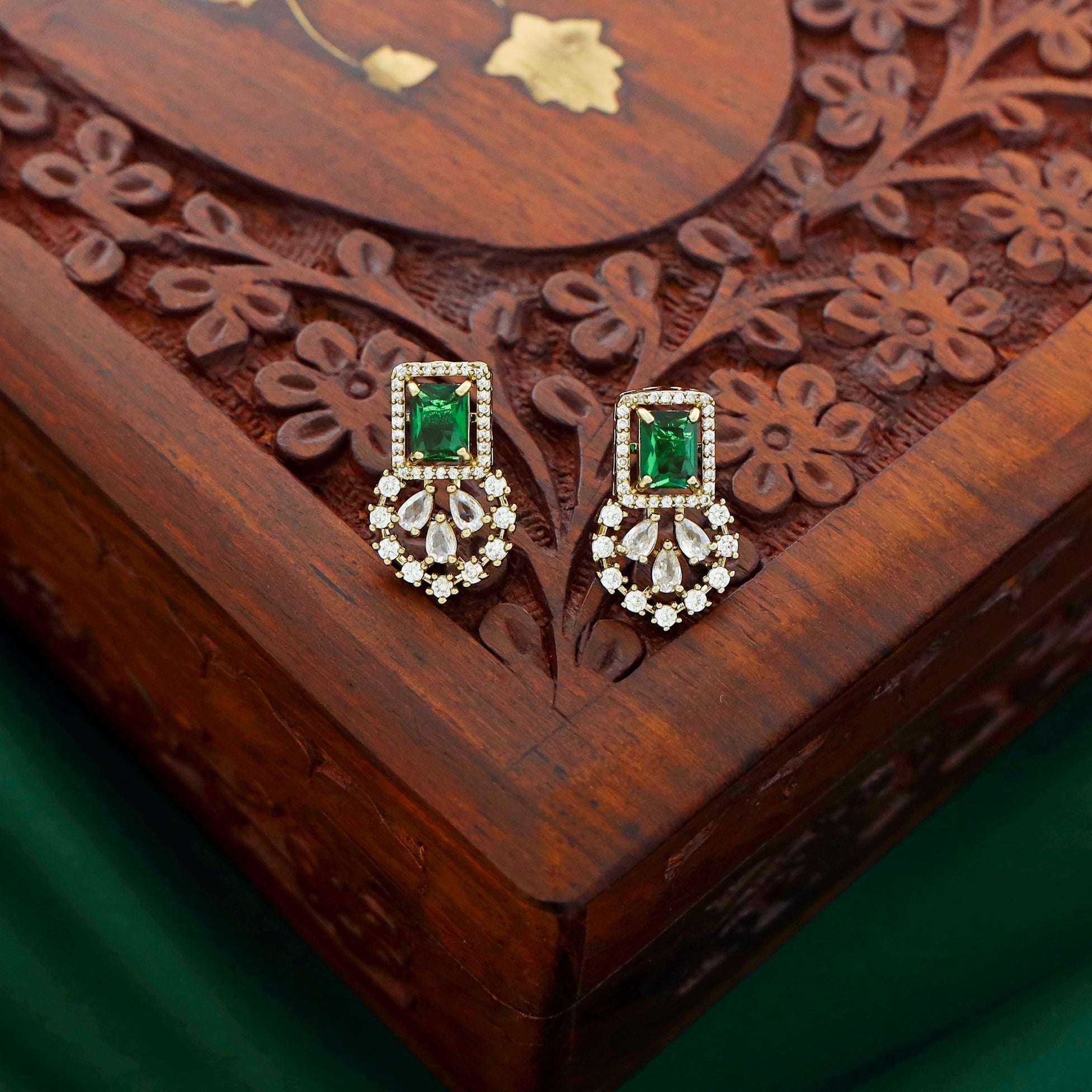 Kaveri AD Stone Neckpiece With Earring