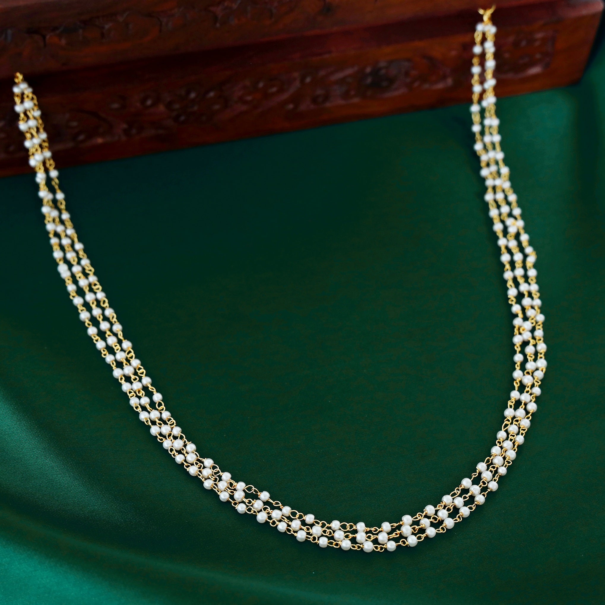 Eta Reshmi 3 Layer Pearl Neckpiece