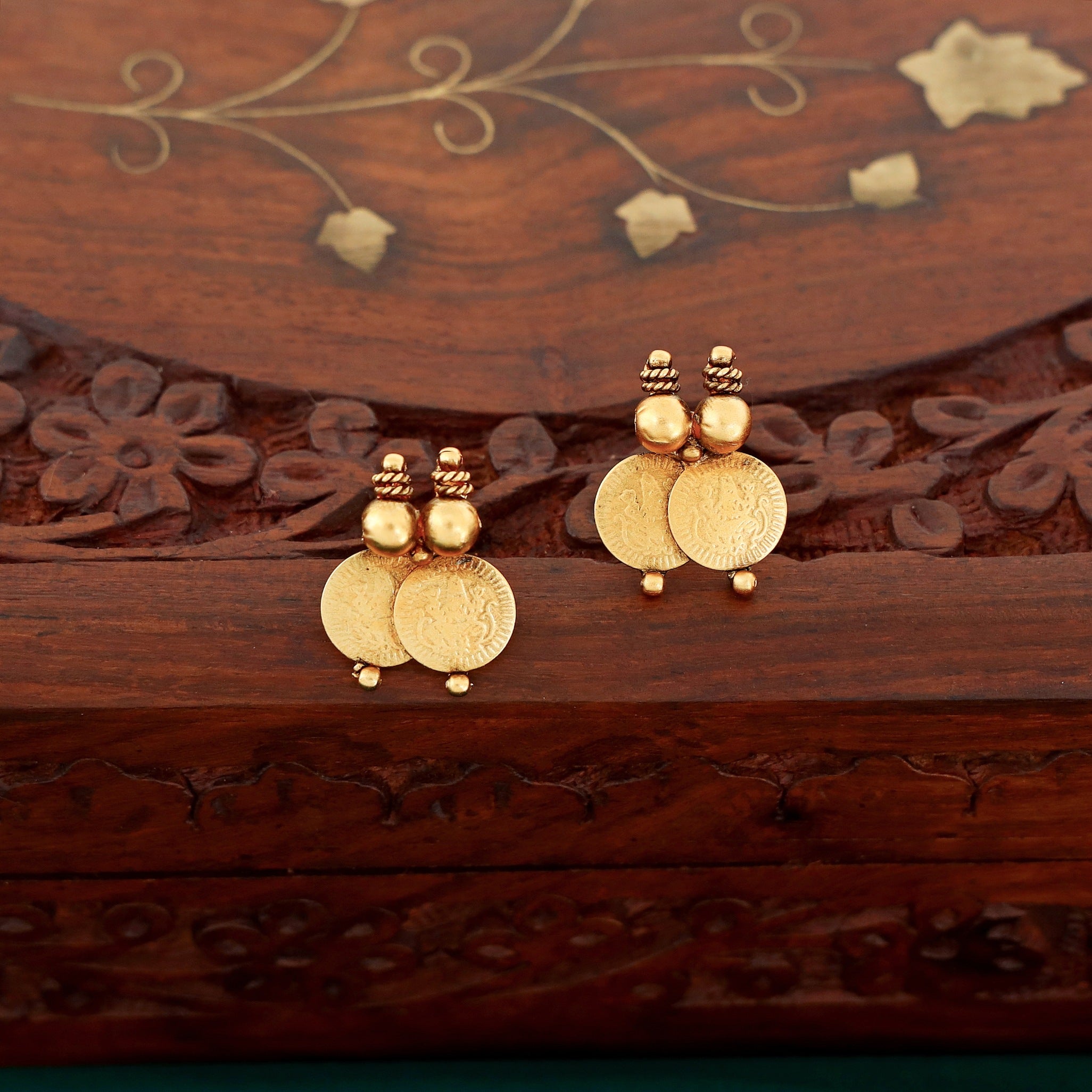 Lekshmi Devi Kashi Neckpiece with Earring