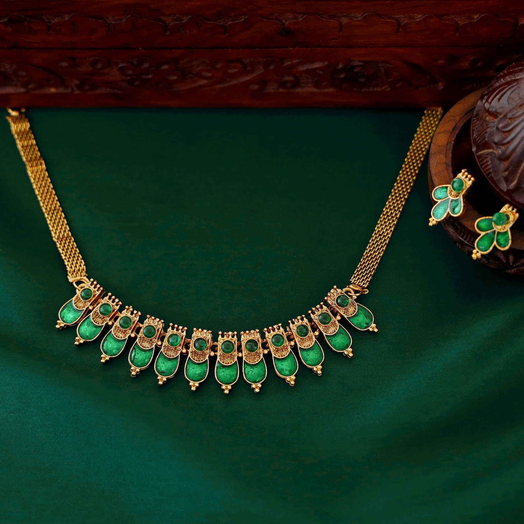 Mahiya Enamel Circle Stone Neckpiece With Earring