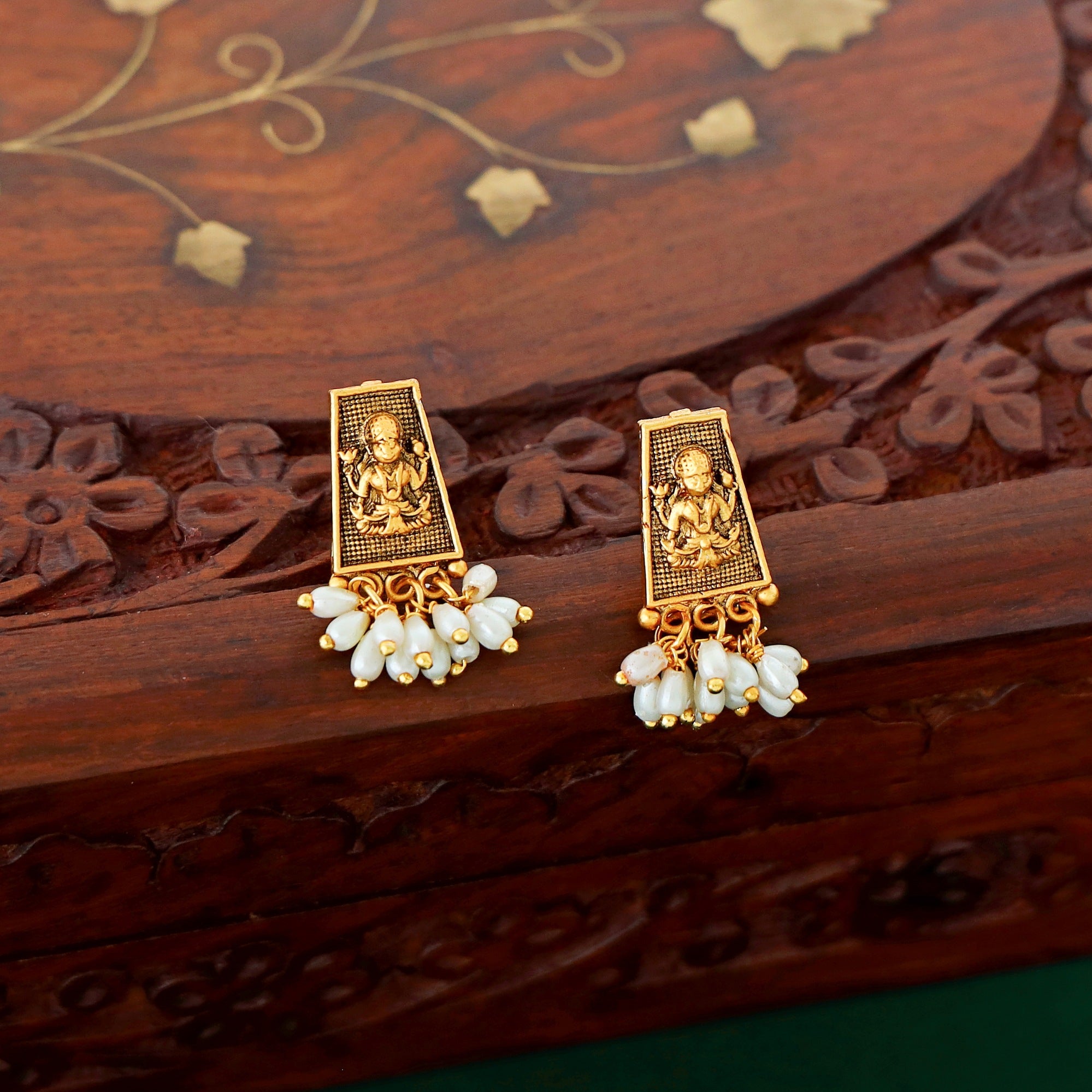 Gambhira Golden Rice Pearl Neckpiece With Earring