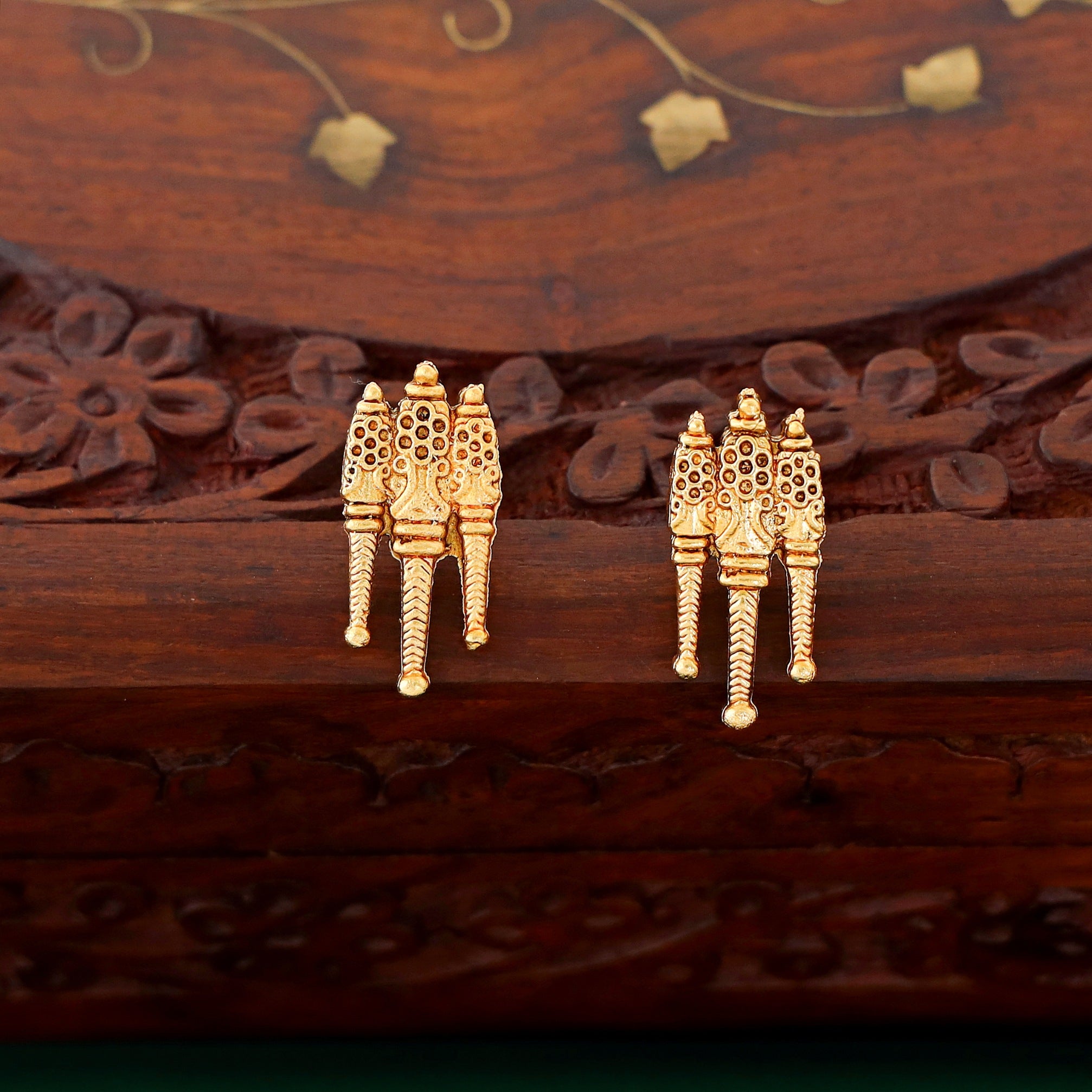 Sharanya Golden Mullamottu Neckpiece With Earring