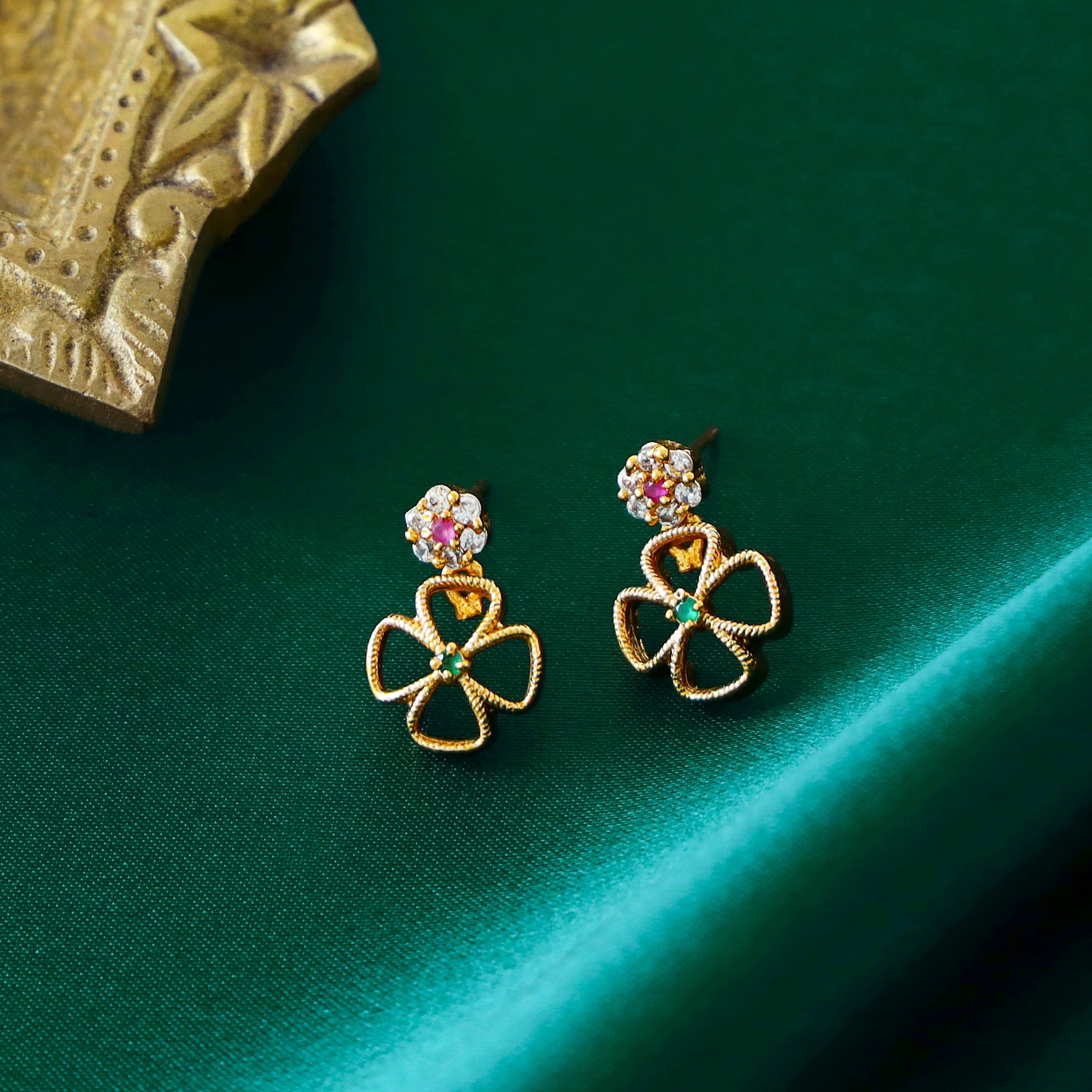 Shravani AD Stone Flower Neckpiece With Earring