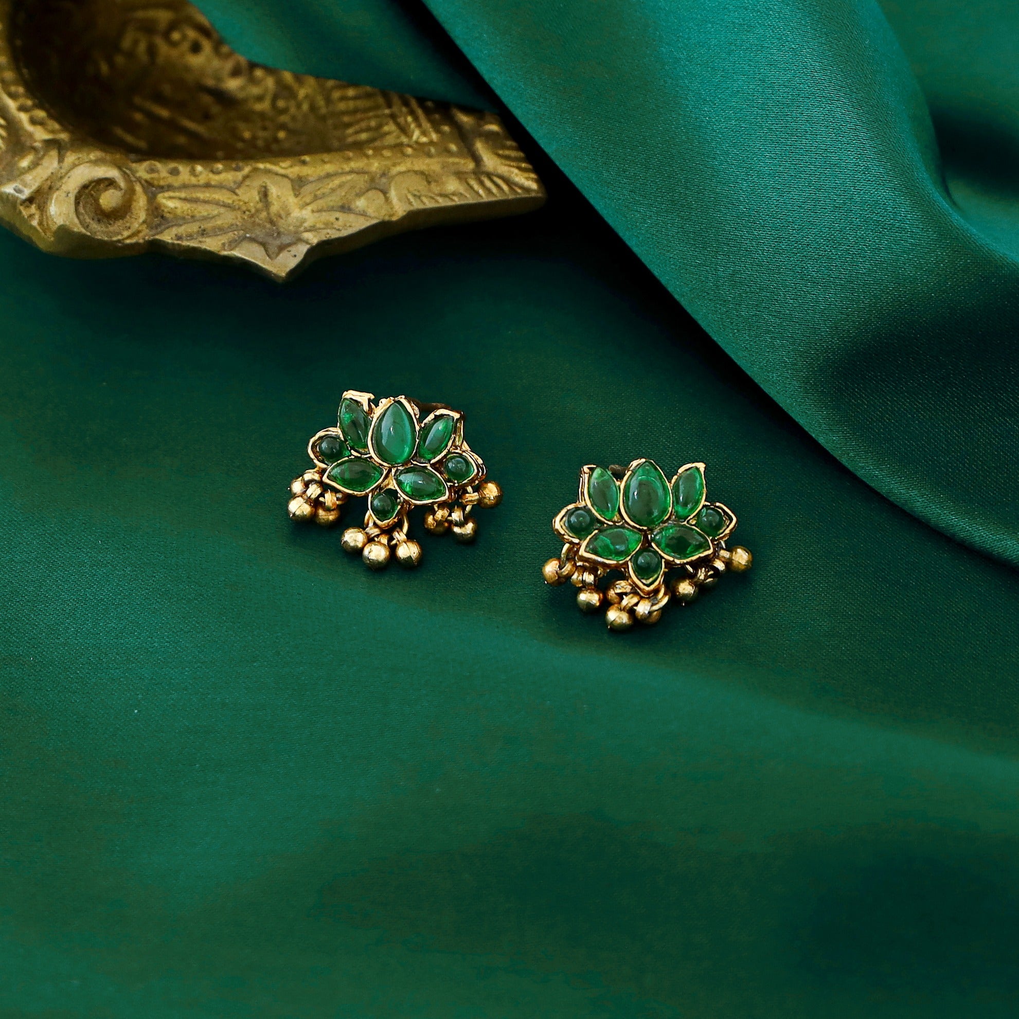 Prakruti Lotus Neckpiece With Earring