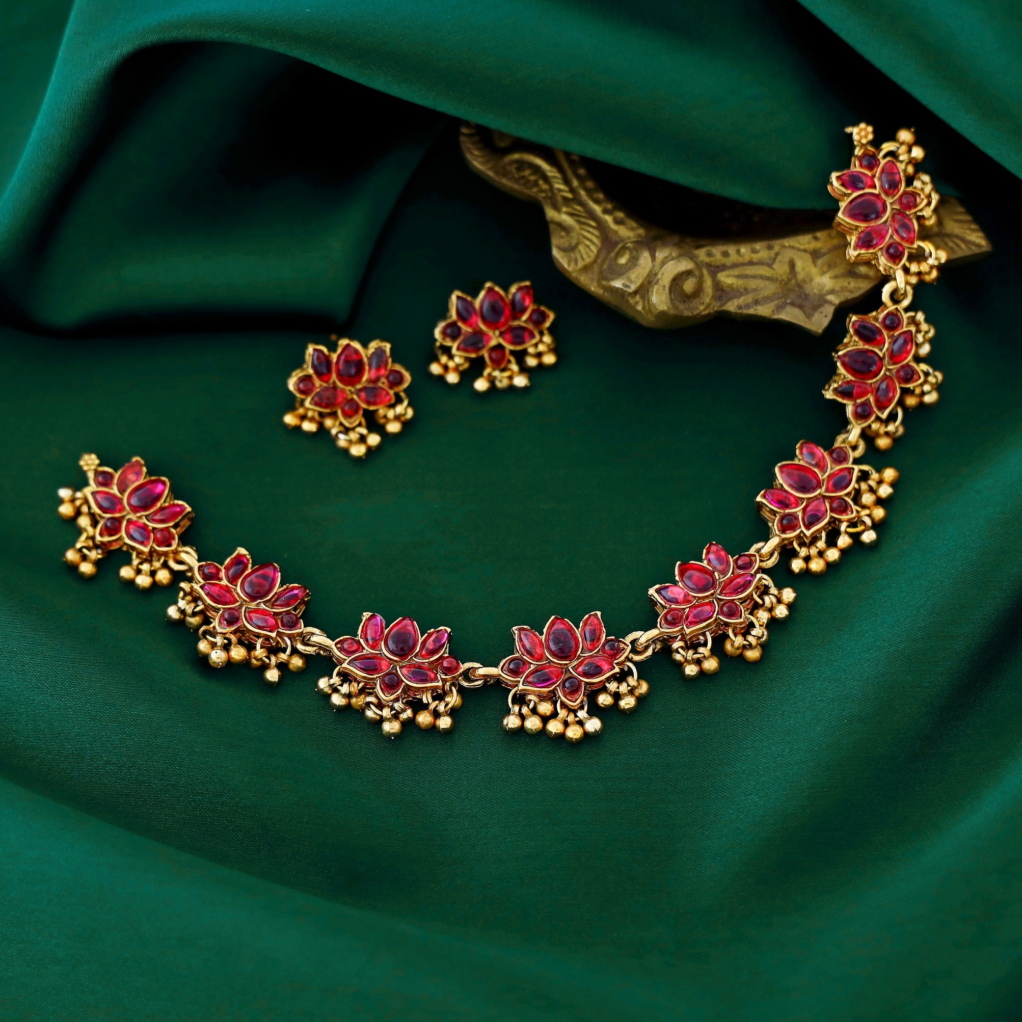 Prakruti Lotus Neckpiece With Earring