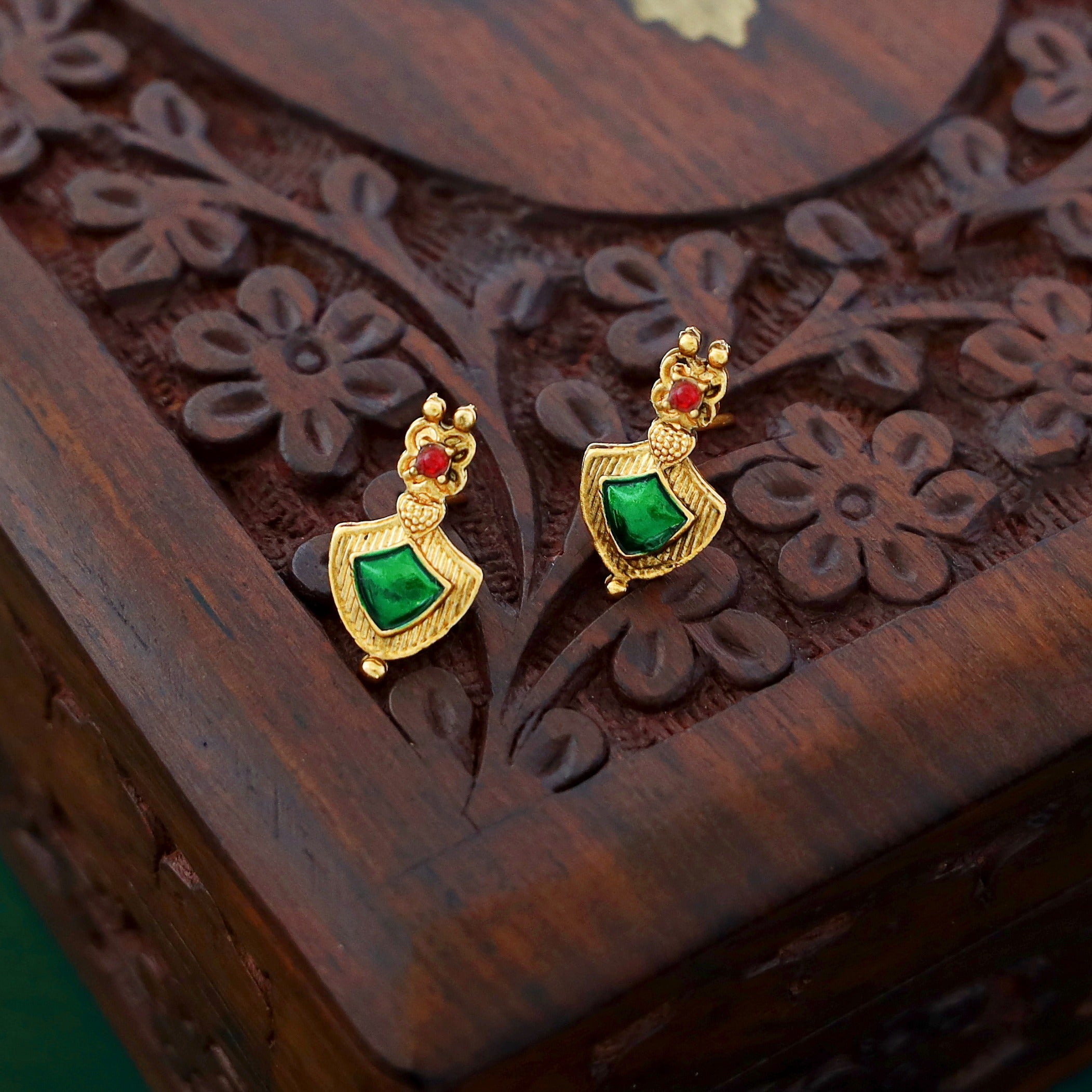 Disha Palakka Neckpiece With Earring