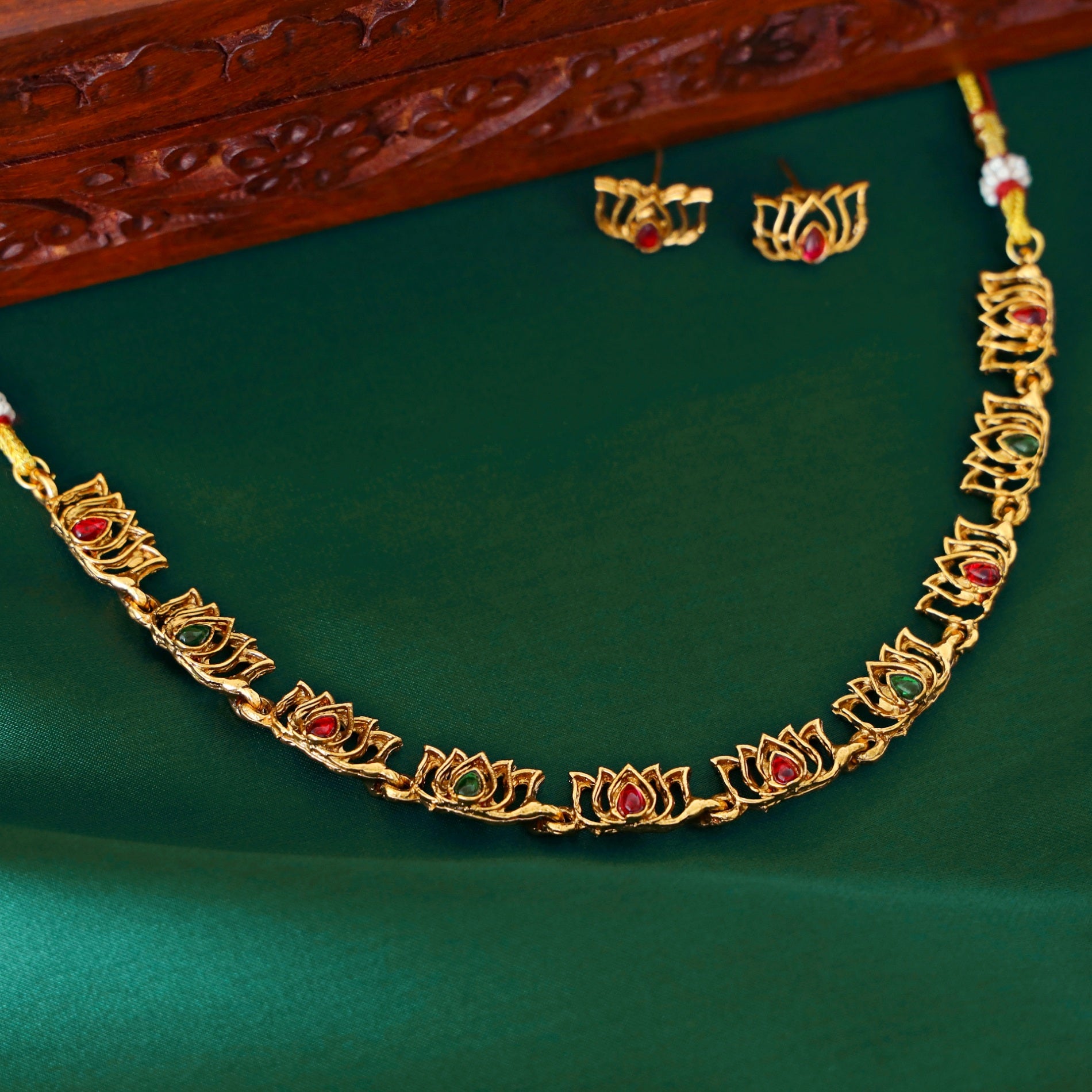 Bhumika Lotus Short Neckpiece With Earring