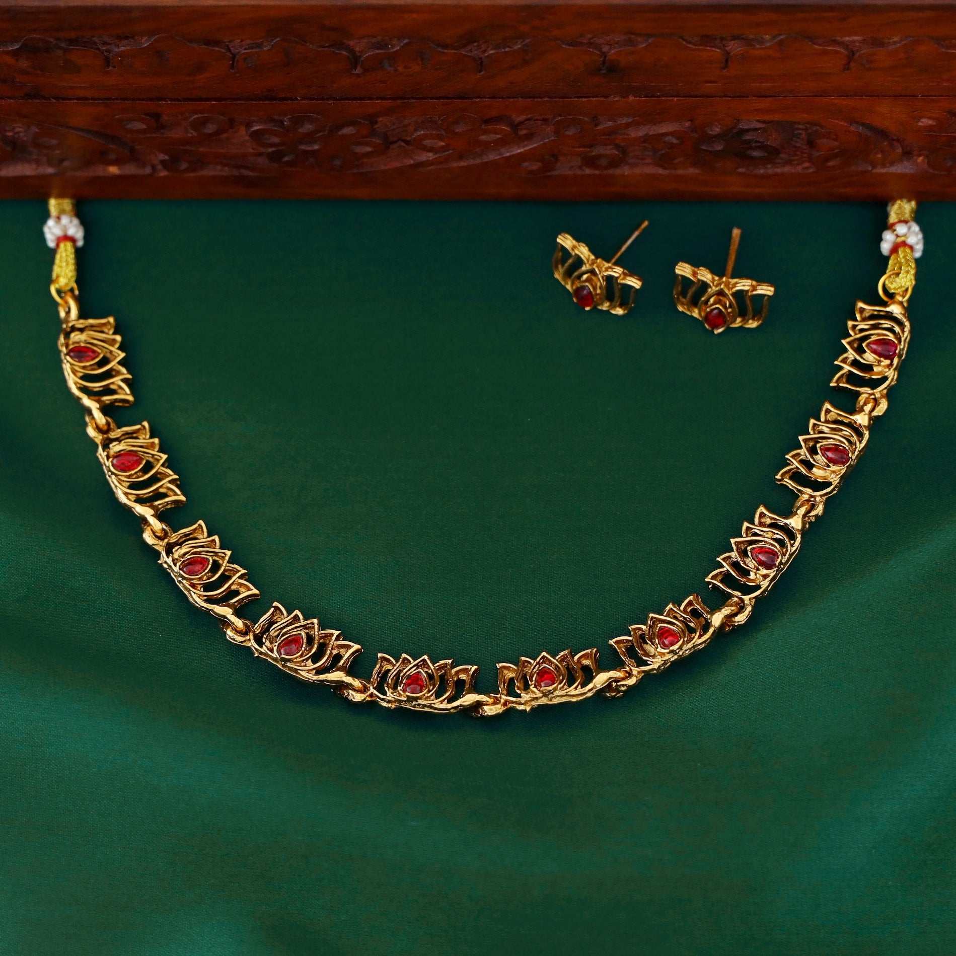 Bhumika Lotus Short Neckpiece With Earring