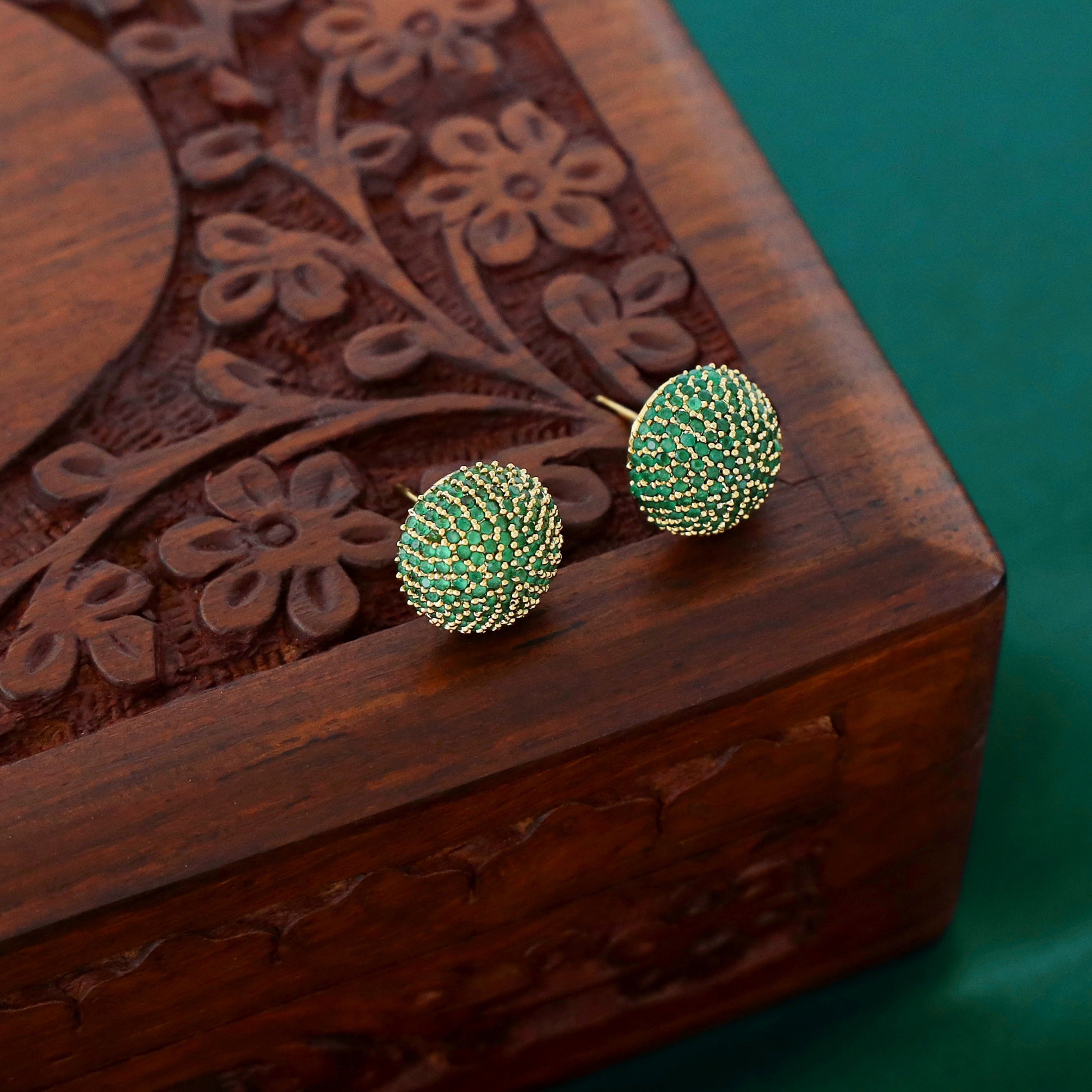 Aditi Glass Stone Stud