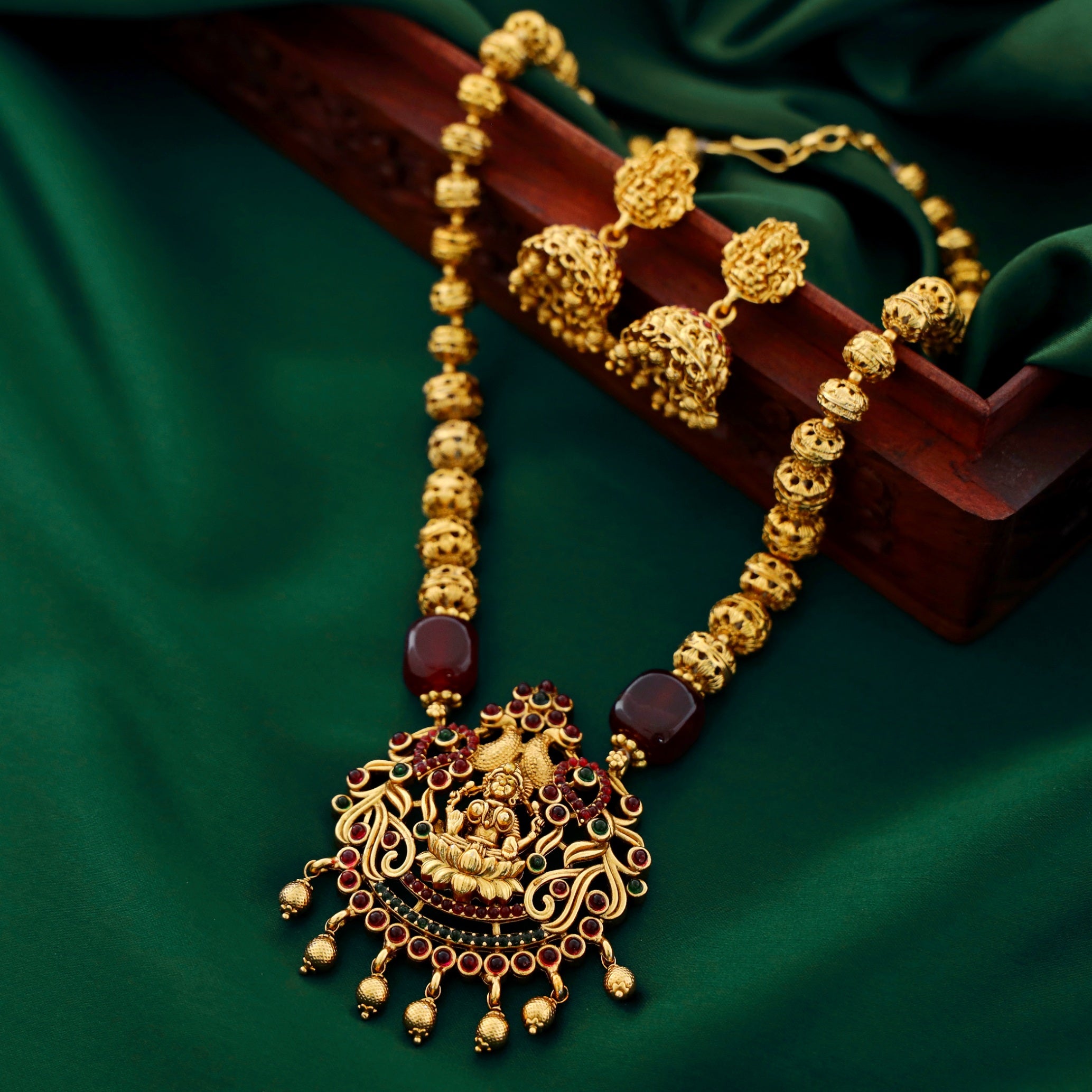 Gangotri Golden Lakshmi Ball Neckpiece With Earring