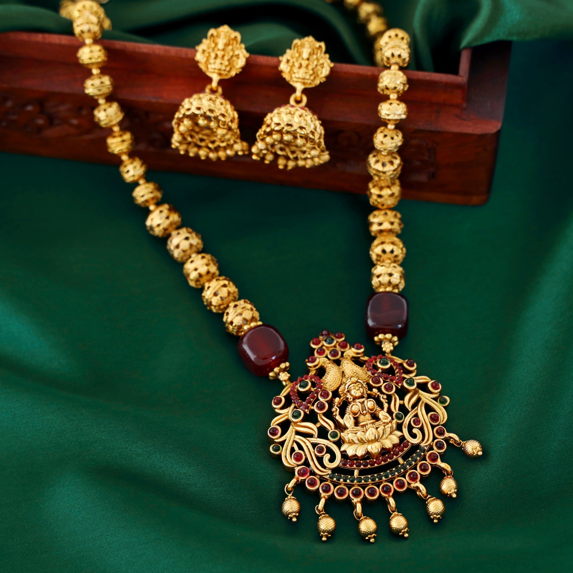 Gangotri Golden Lakshmi Ball Neckpiece With Earring