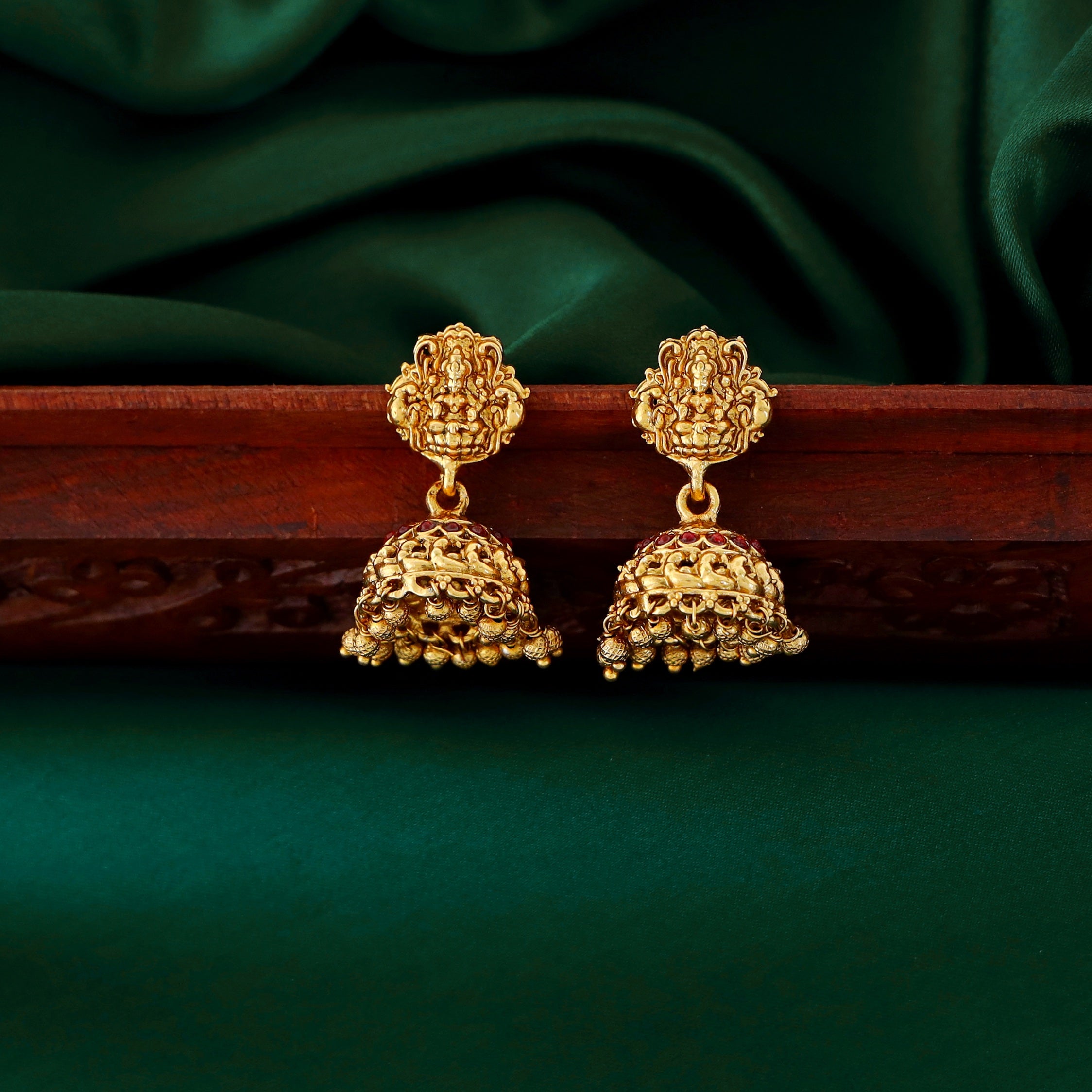 Gangotri Golden Lakshmi Ball Neckpiece With Earring