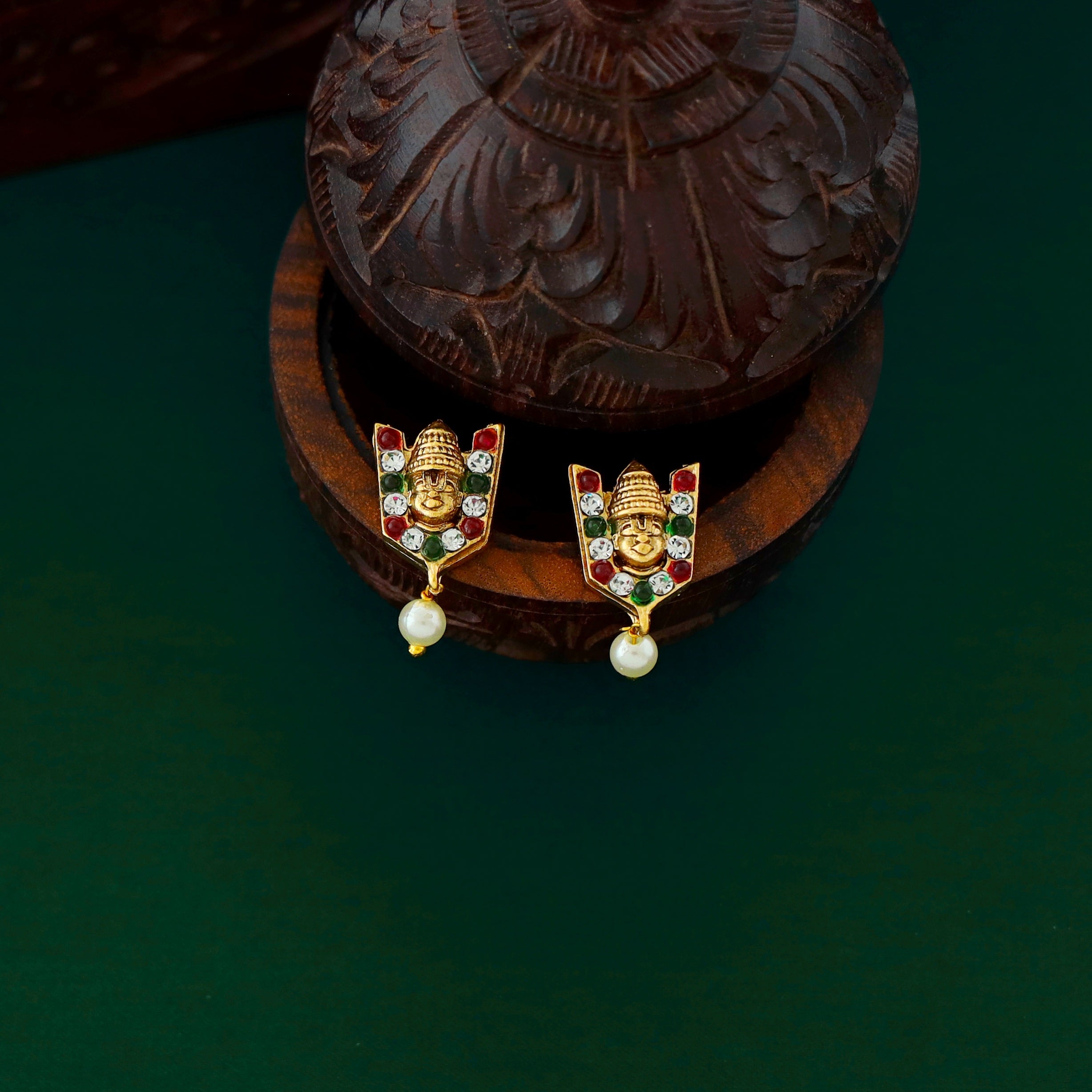 Venkiteswara Golden Short Neckpiece With Earring