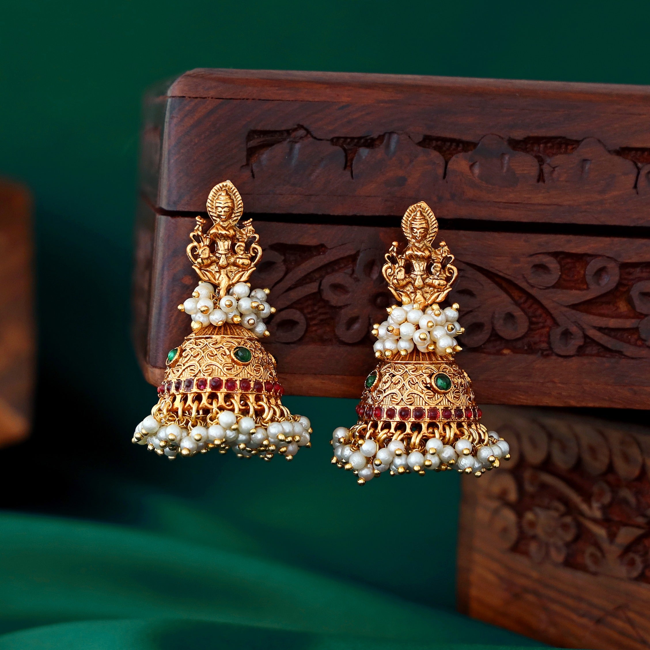 Anupama Cluster Pearl Jhumka