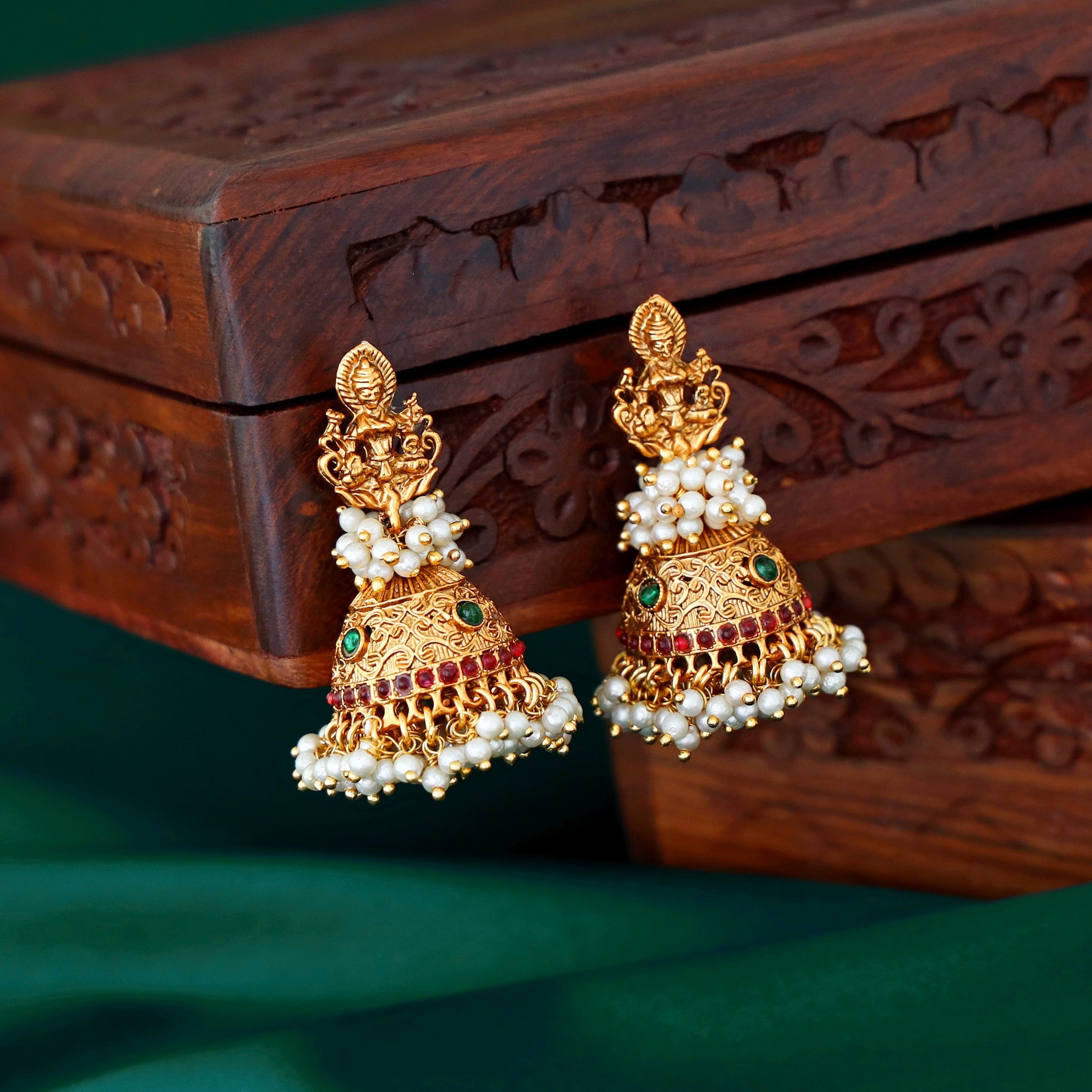 Anupama Cluster Pearl Jhumka