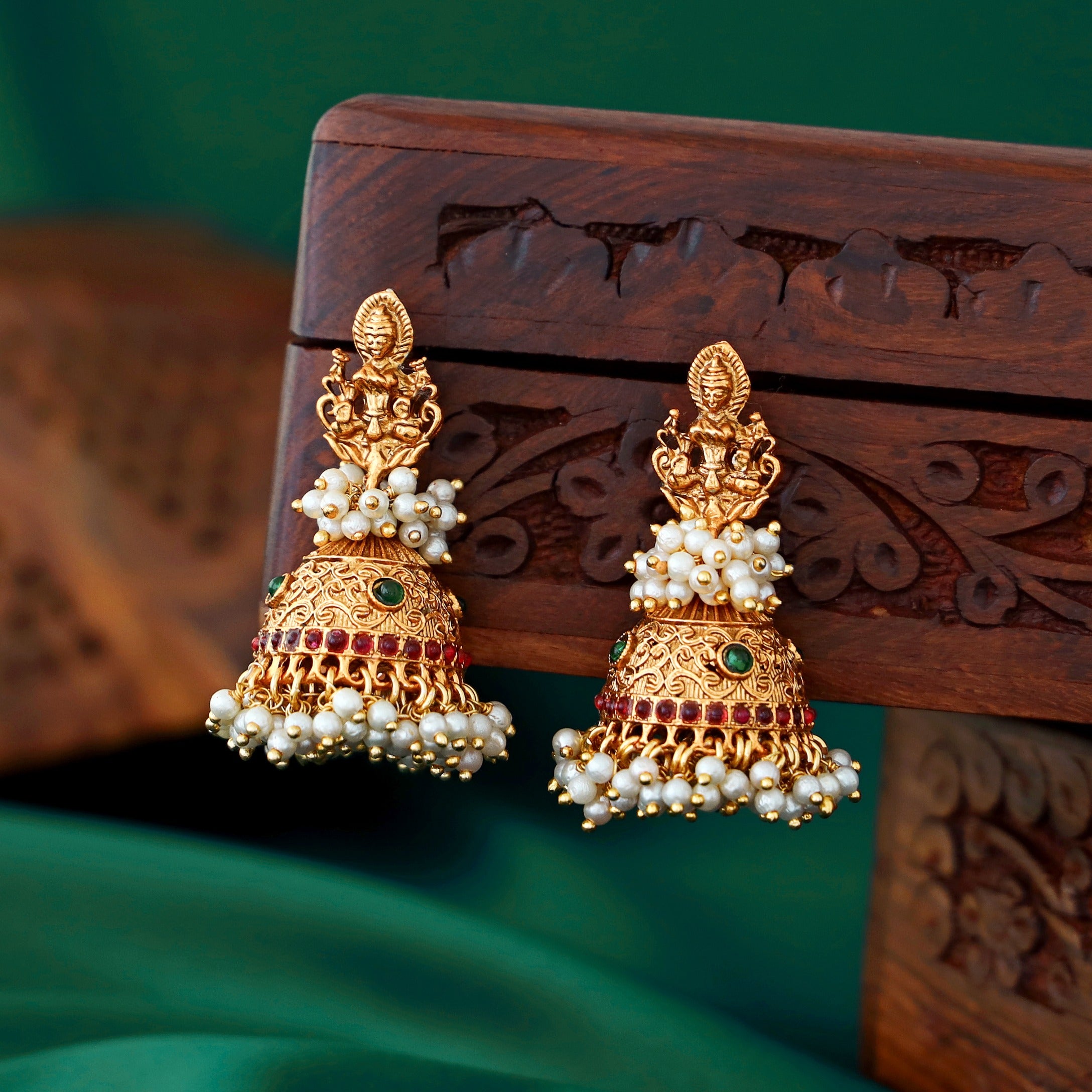 Anupama Cluster Pearl Jhumka