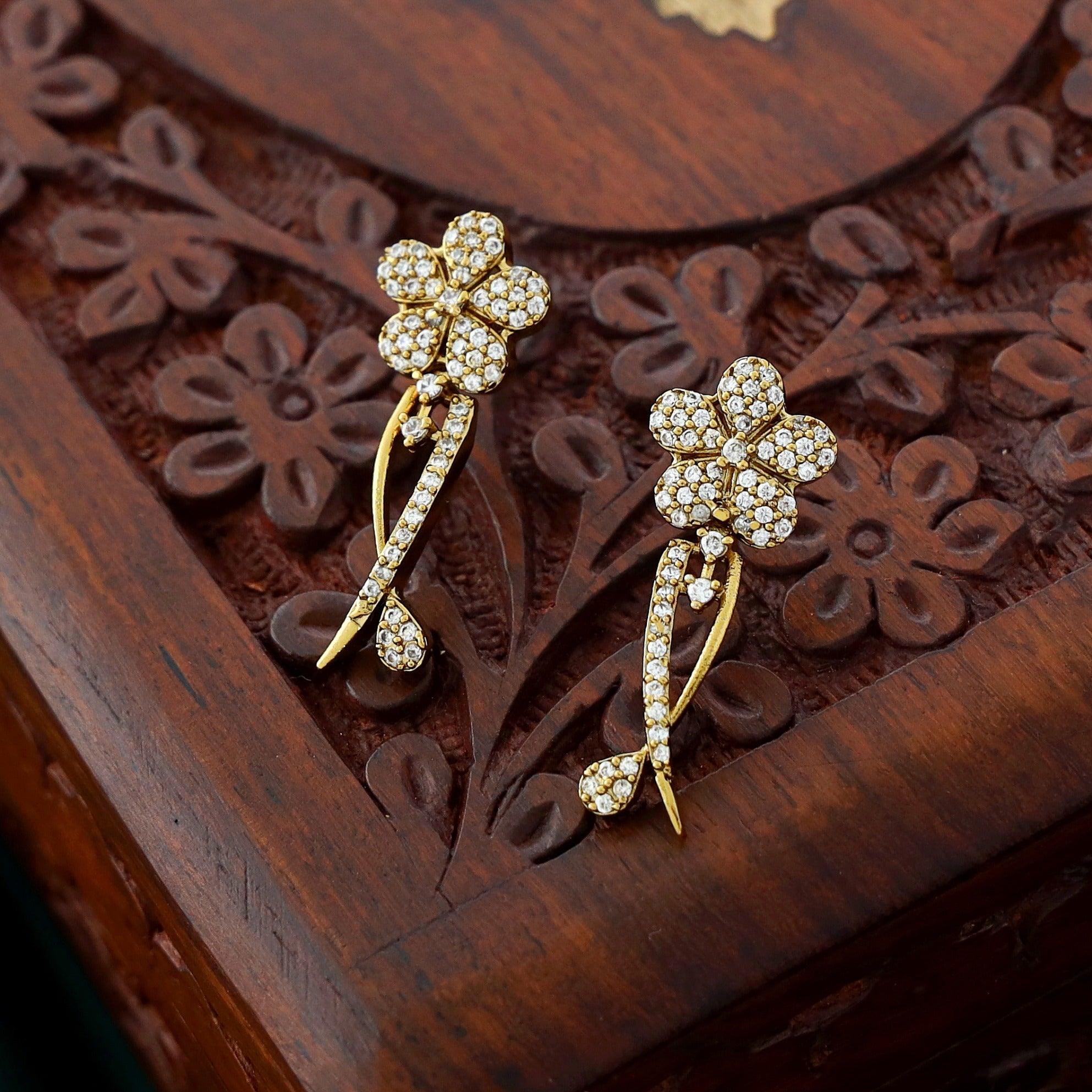 Navya AD Stone Neckpiece With Earring