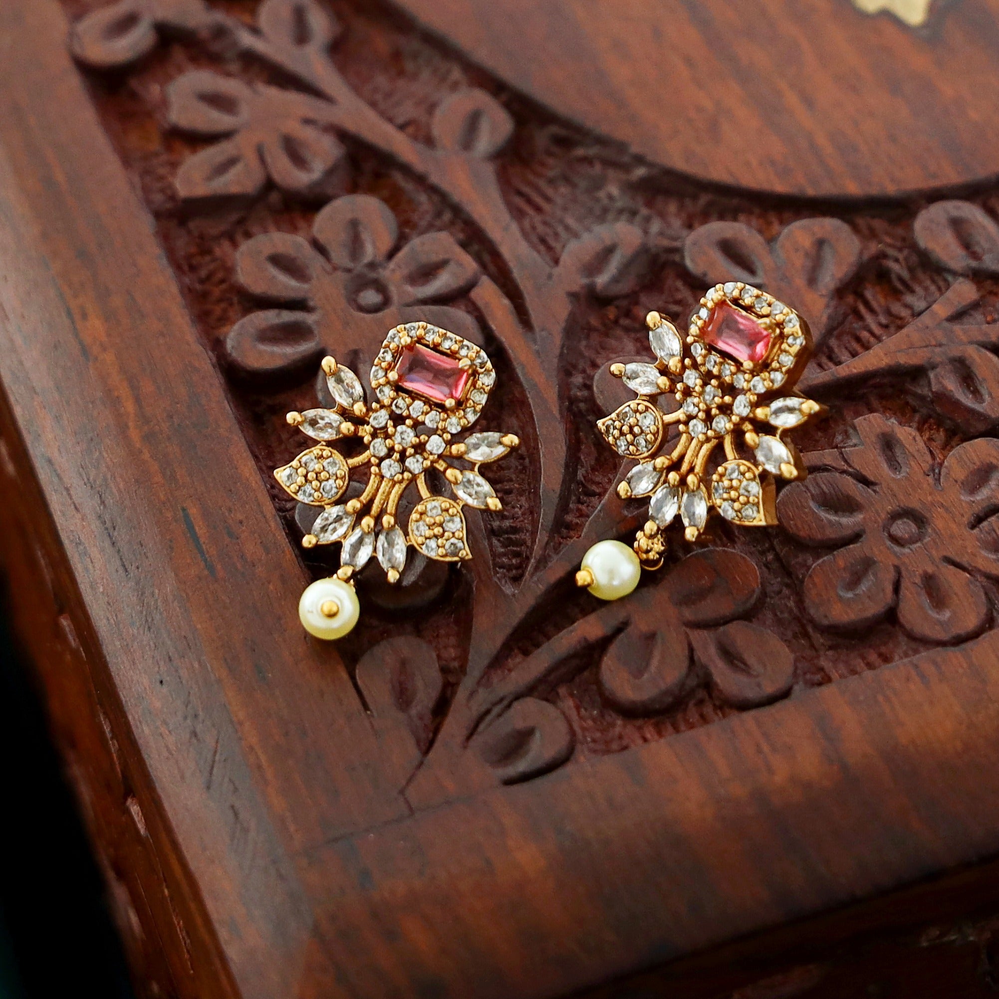 Prakriti AD Stone Neckpiece With Earring