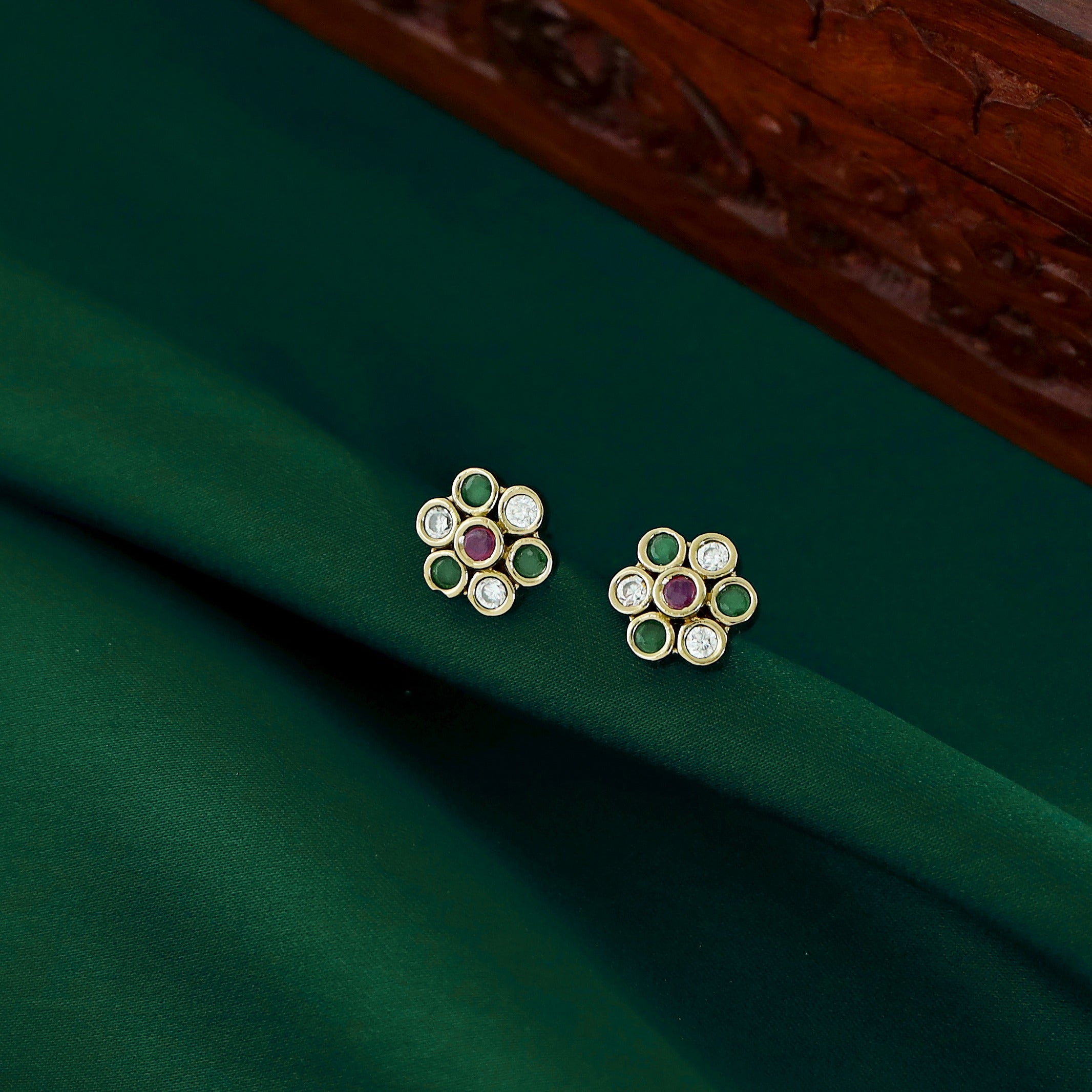 Hansika Flower Mangalsutra With Stud