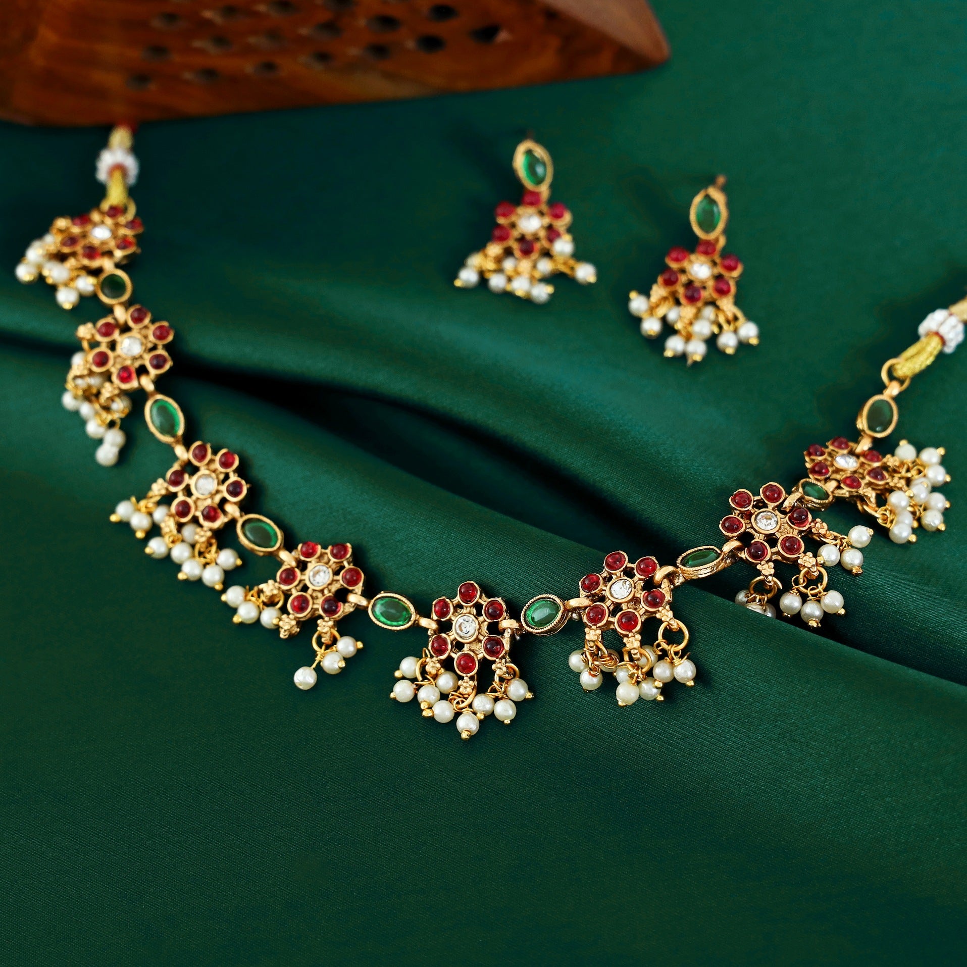 Bandita Pearl Neckpiece With Earring