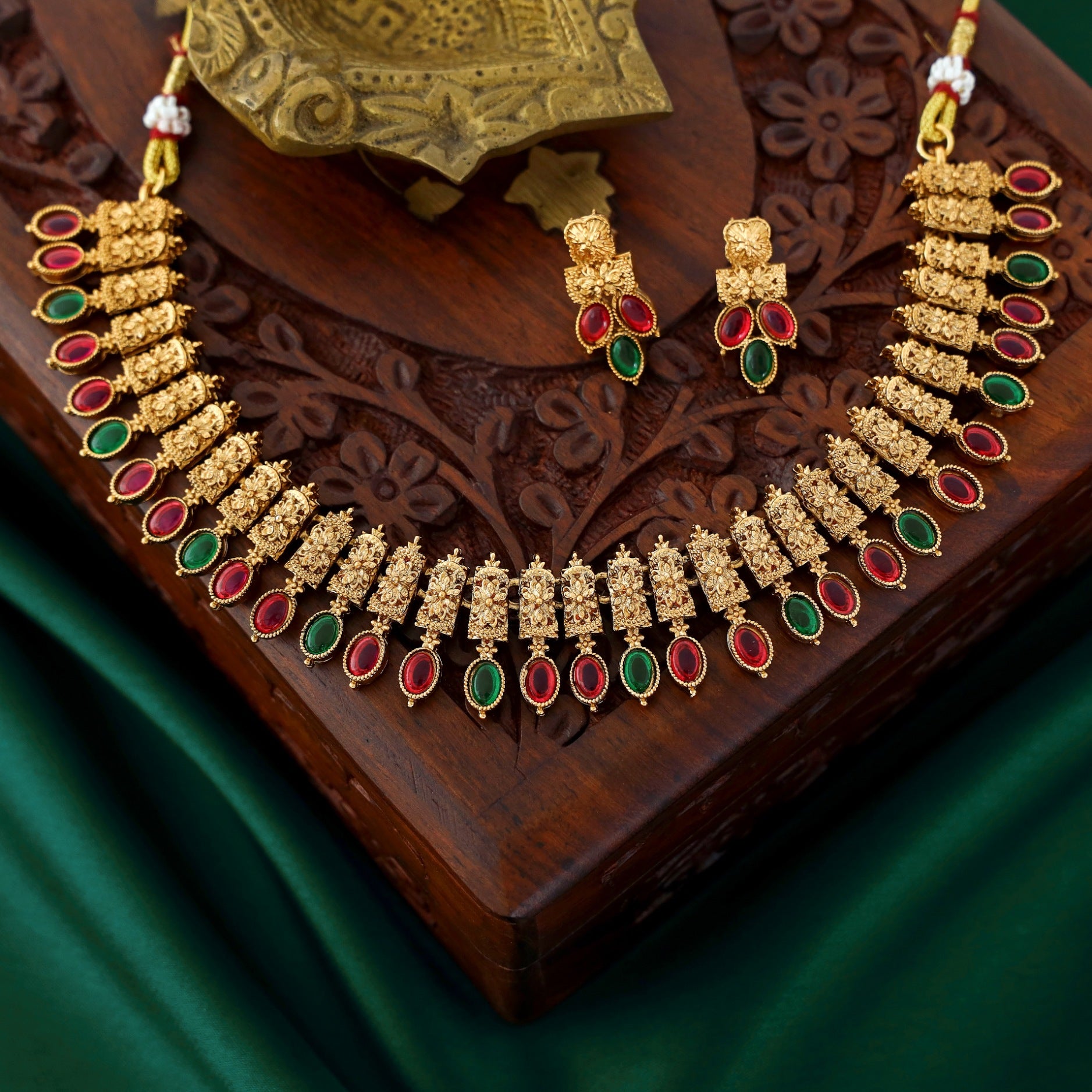 Chinmayi Kemp Stone Neckpiece With Earring