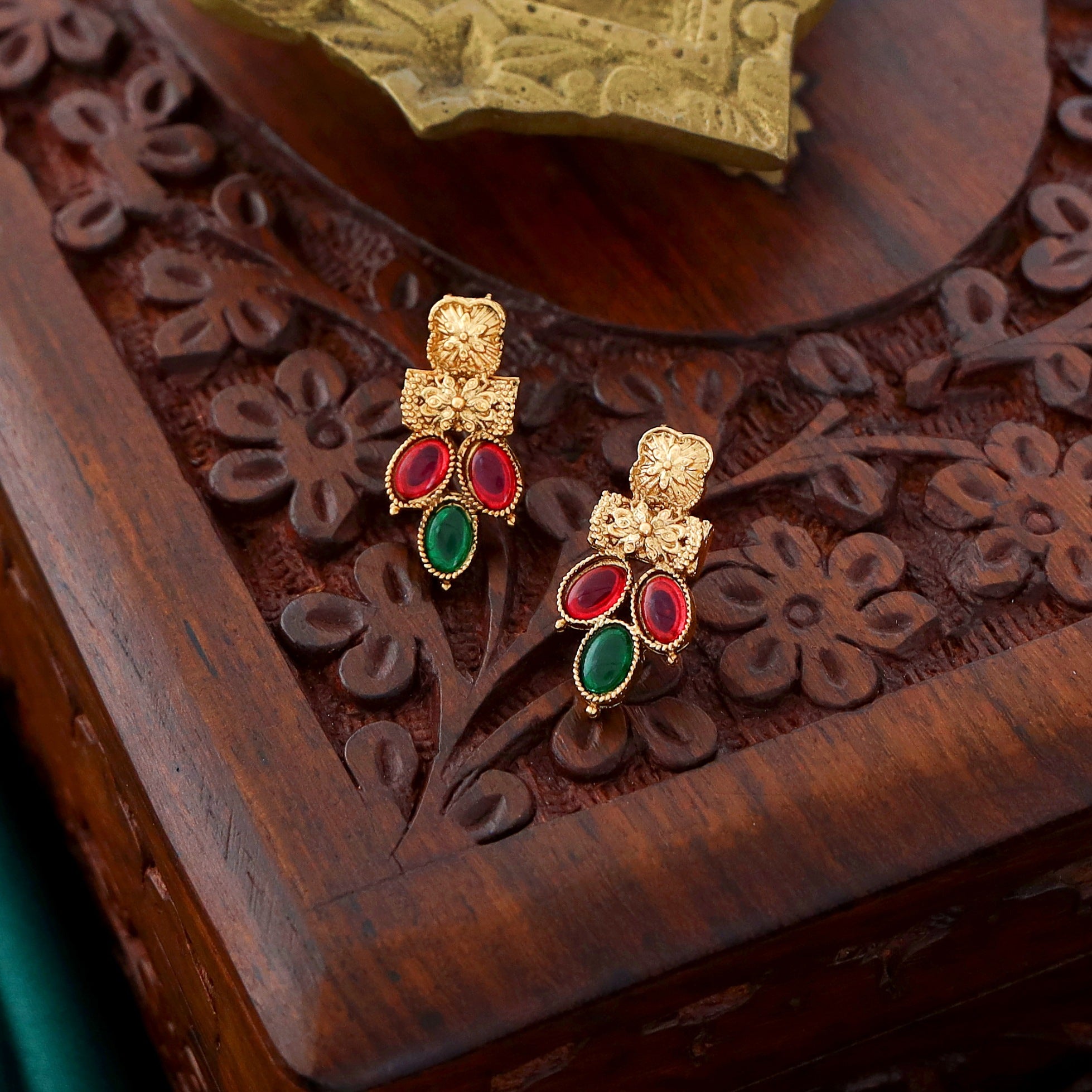 Chinmayi Kemp Stone Neckpiece With Earring