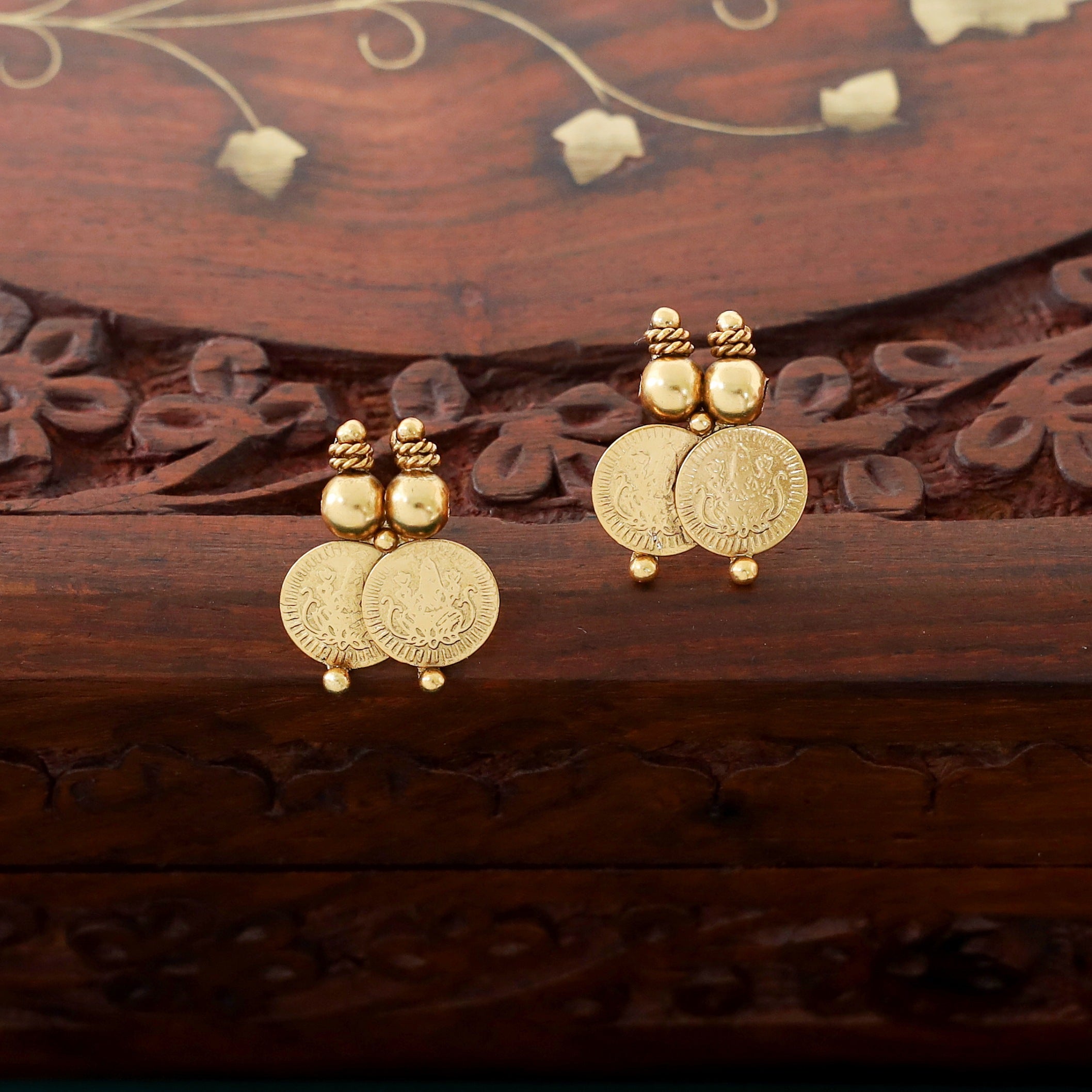 Lekshmi Devi Kashi Neckpiece with Earring
